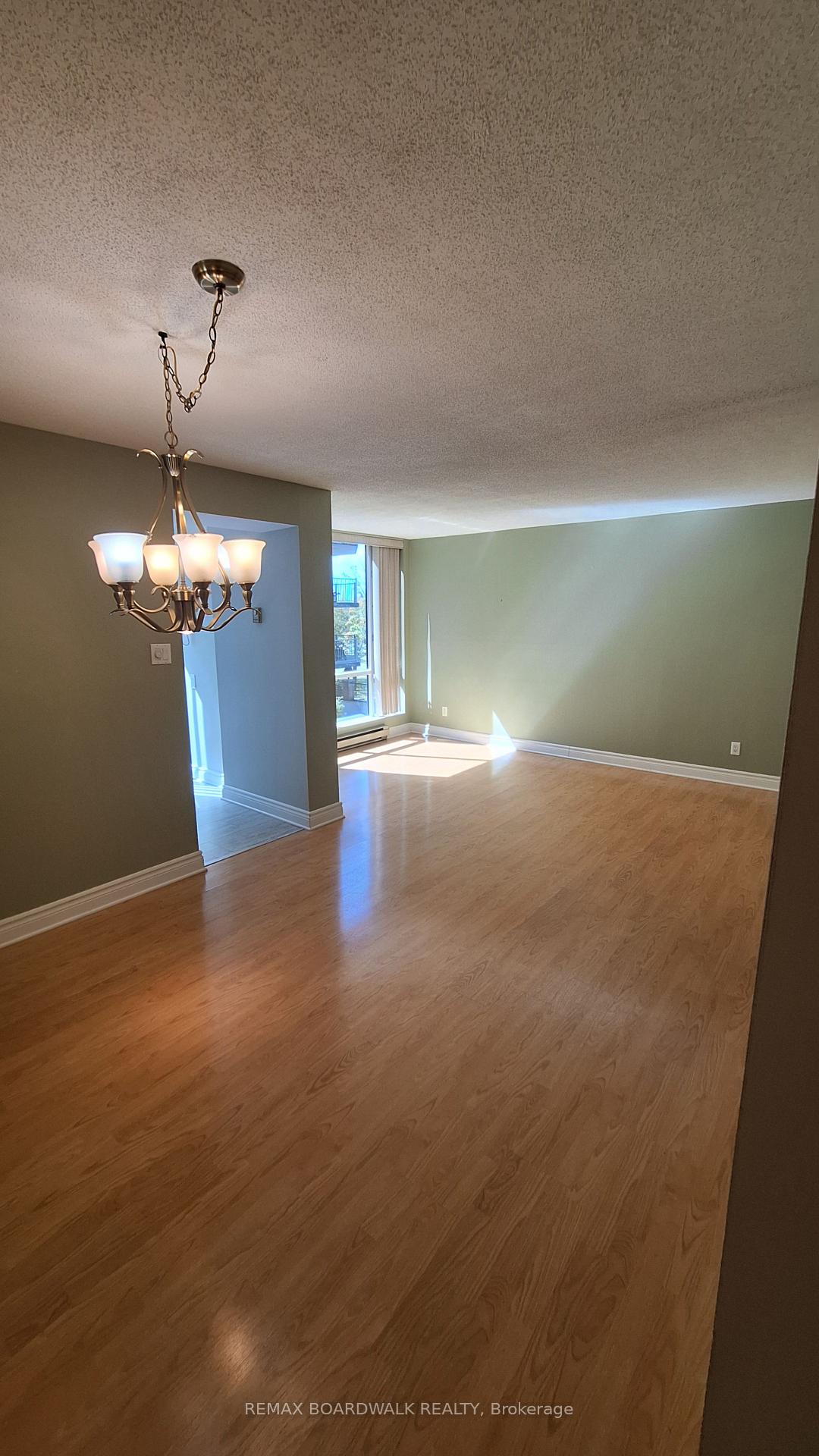 Photo 10 of Unit 206, 330 Centrum Boulevard, Ottawa, Bilberry Creek/Queenswood Heights — HOMEH