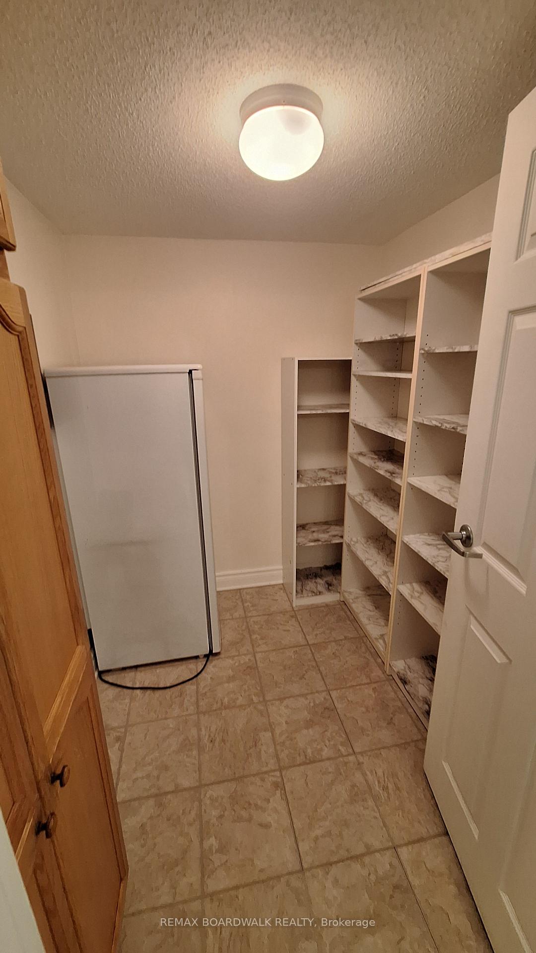 Photo 11 of Unit 206, 330 Centrum Boulevard, Ottawa, Bilberry Creek/Queenswood Heights — HOMEH