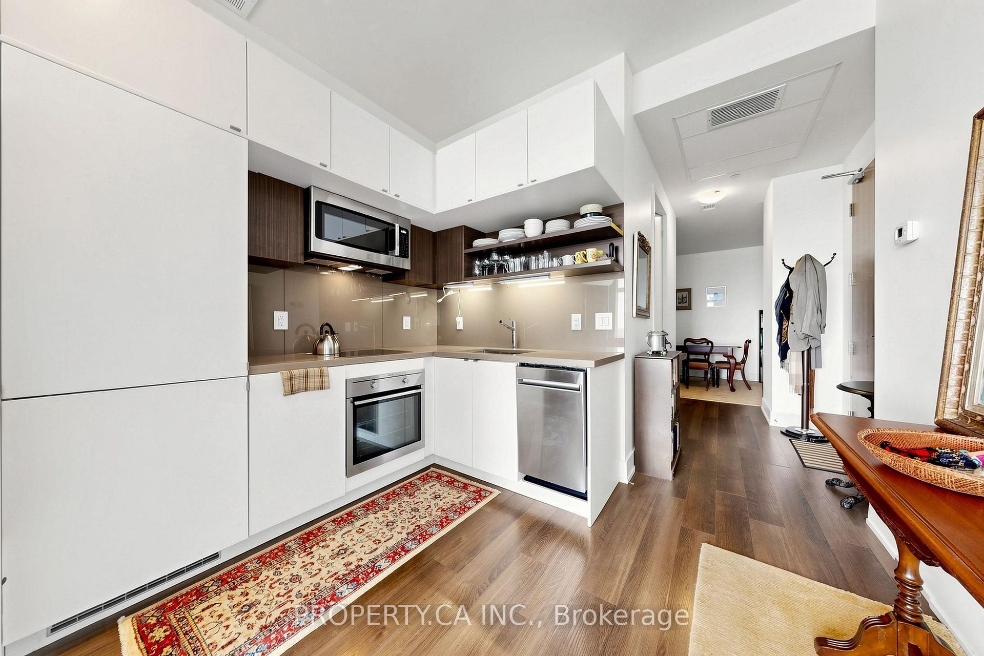 Photo 5 of Unit 1508, 111 St Clair Avenue W, Toronto, Yonge-St. Clair — HOMEH