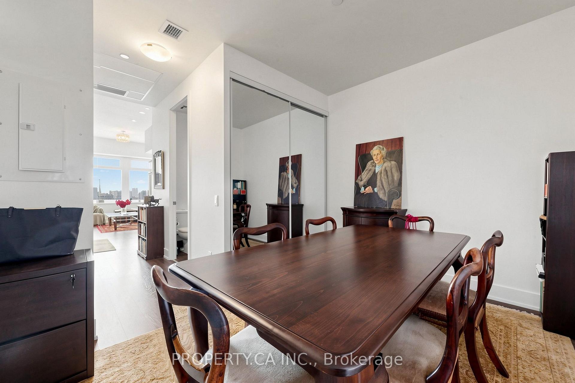 Photo 9 of Unit 1508, 111 St Clair Avenue W, Toronto, Yonge-St. Clair — HOMEH