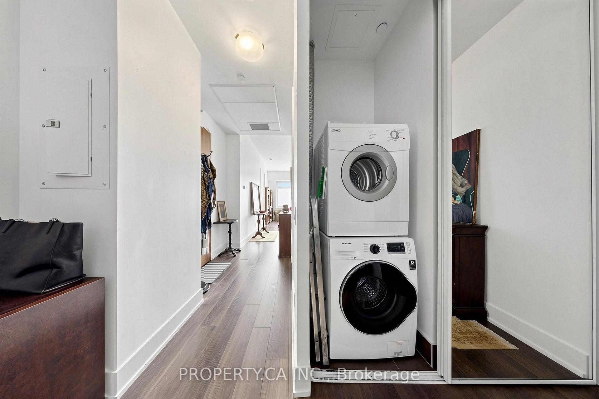 Photo 14 of Unit 1508, 111 St Clair Avenue W, Toronto, Yonge-St. Clair — HOMEH