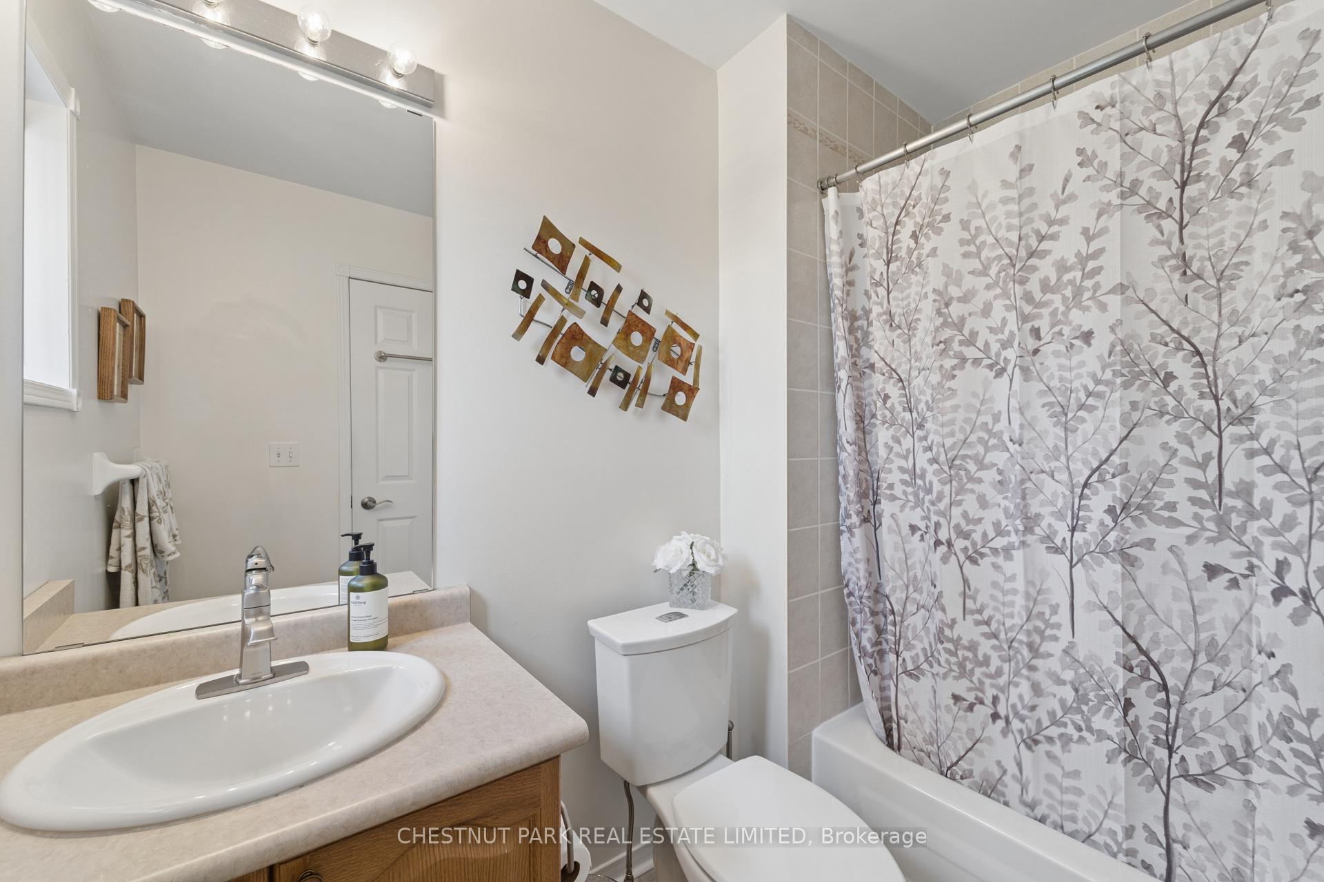 Photo 20 of 52 Bexley Crescent, Whitby, Brooklin — HOMEH