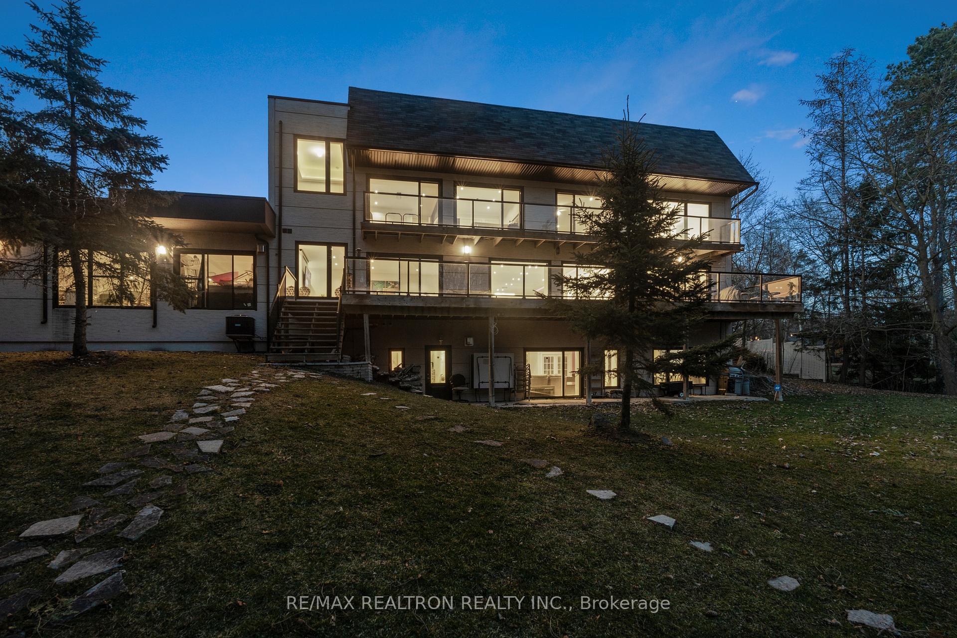Photo 11 of 7 Albion Close, Markham, Thornhill — HOMEH