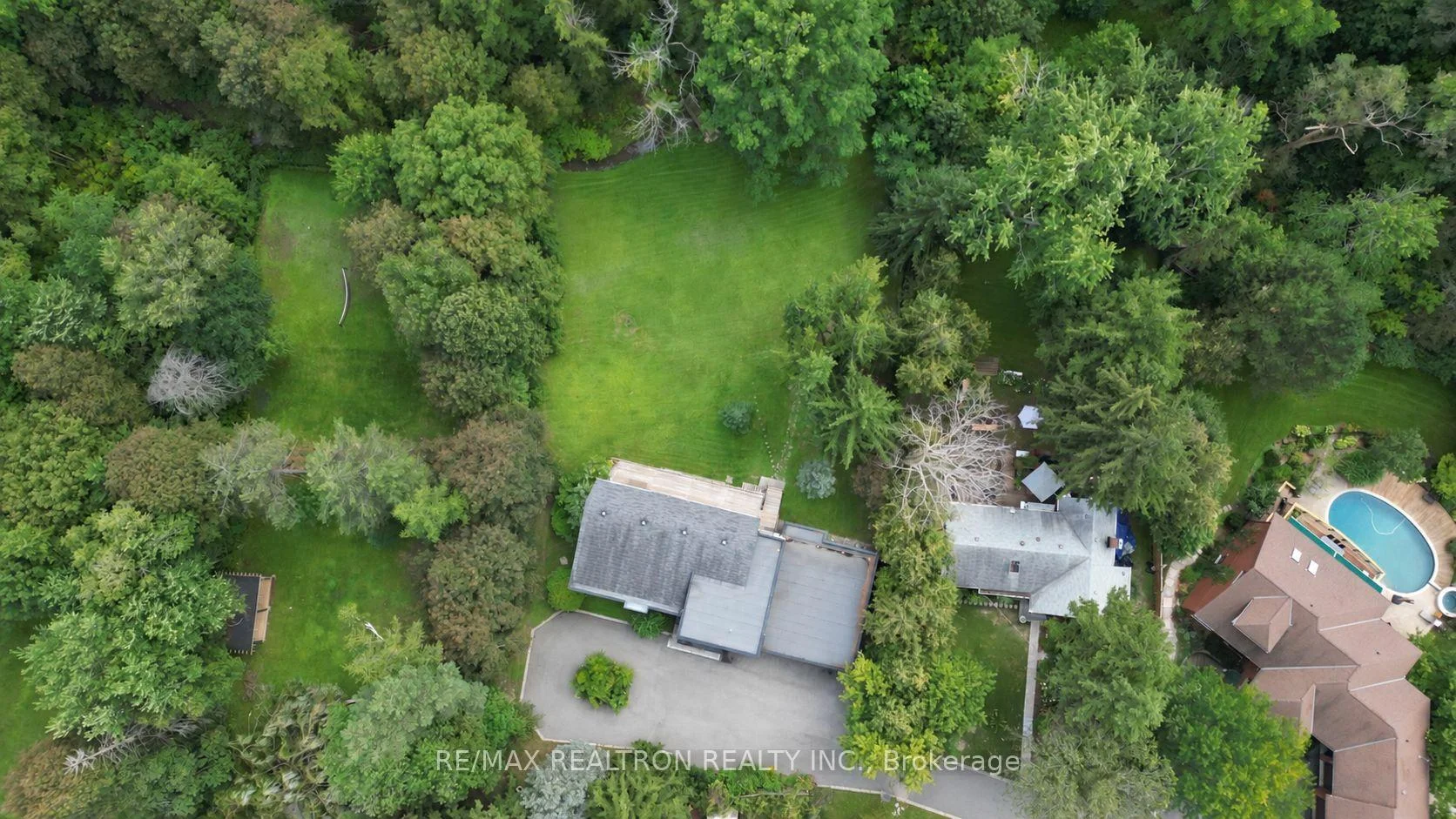 Photo 5 of 7 Albion Close, Markham, Thornhill — HOMEH