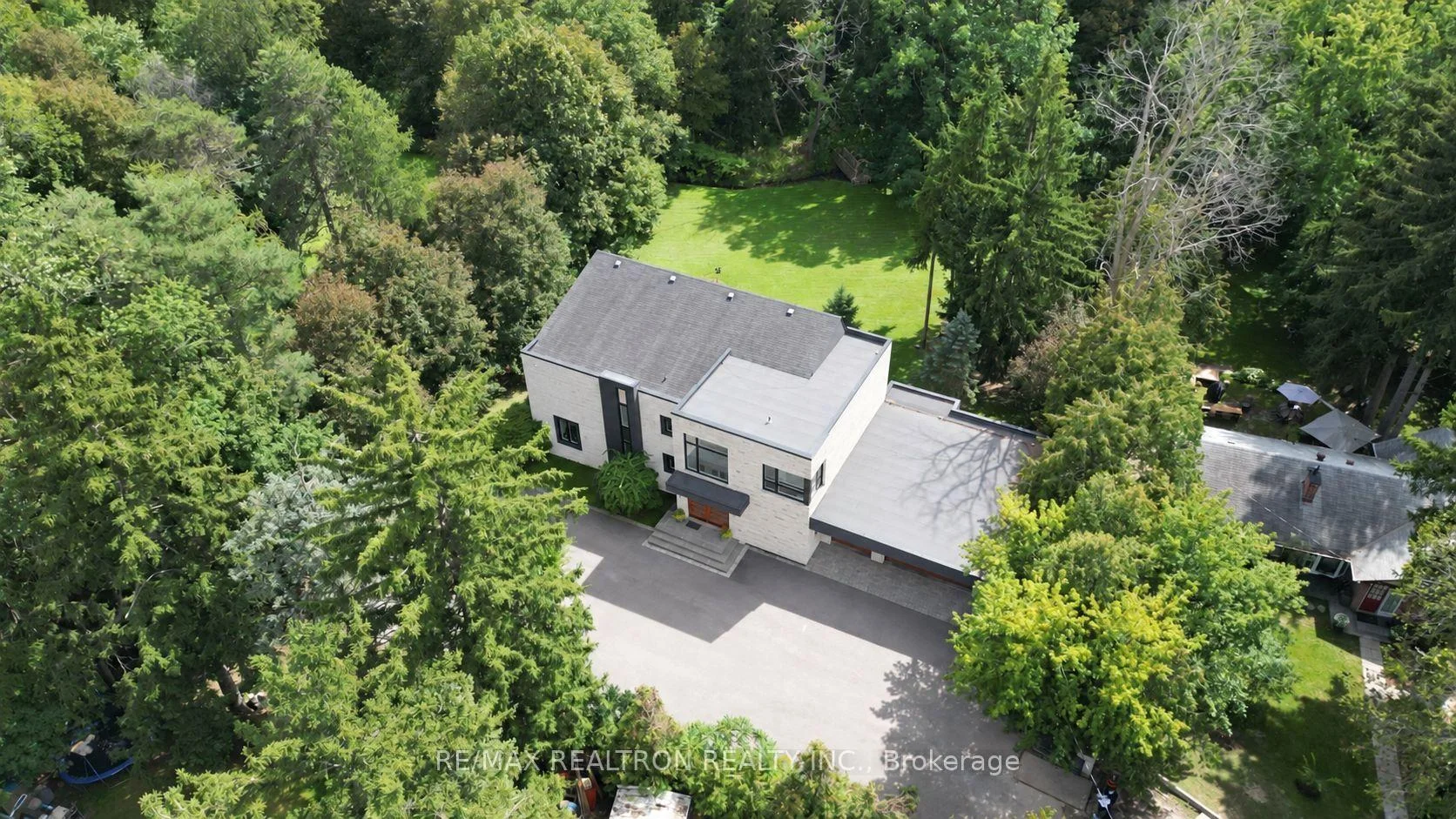 Photo 6 of 7 Albion Close, Markham, Thornhill — HOMEH