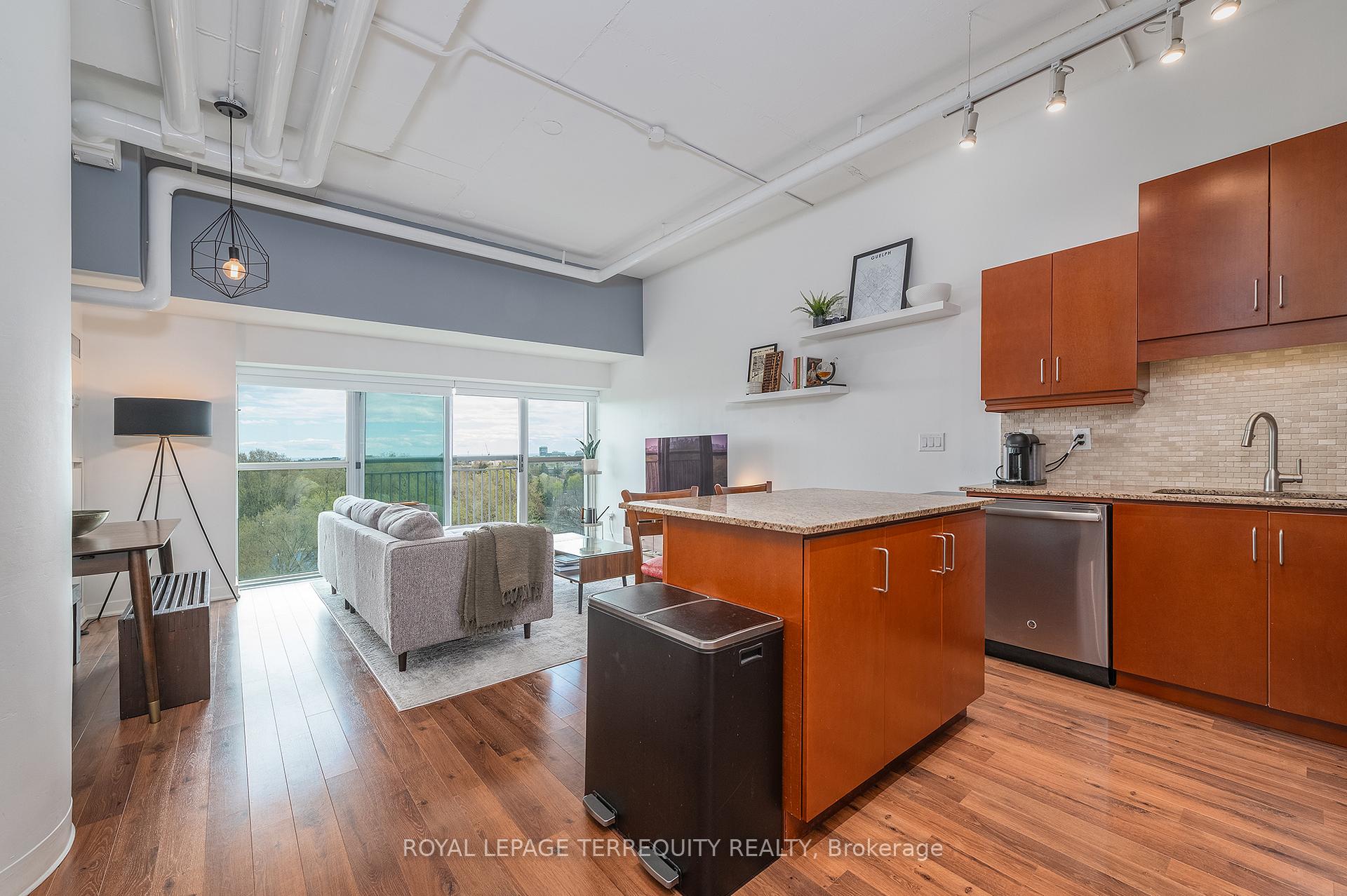 Photo 6 of Unit 707, 2 Fieldway Road, Etobicoke, Islington-City Centre West — HOMEH