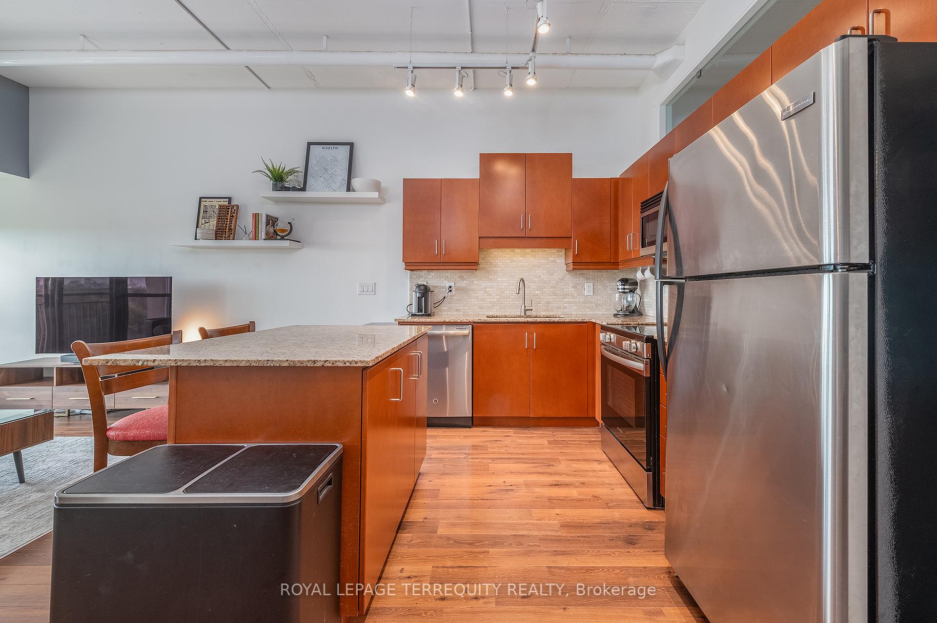 Photo 7 of Unit 707, 2 Fieldway Road, Etobicoke, Islington-City Centre West — HOMEH