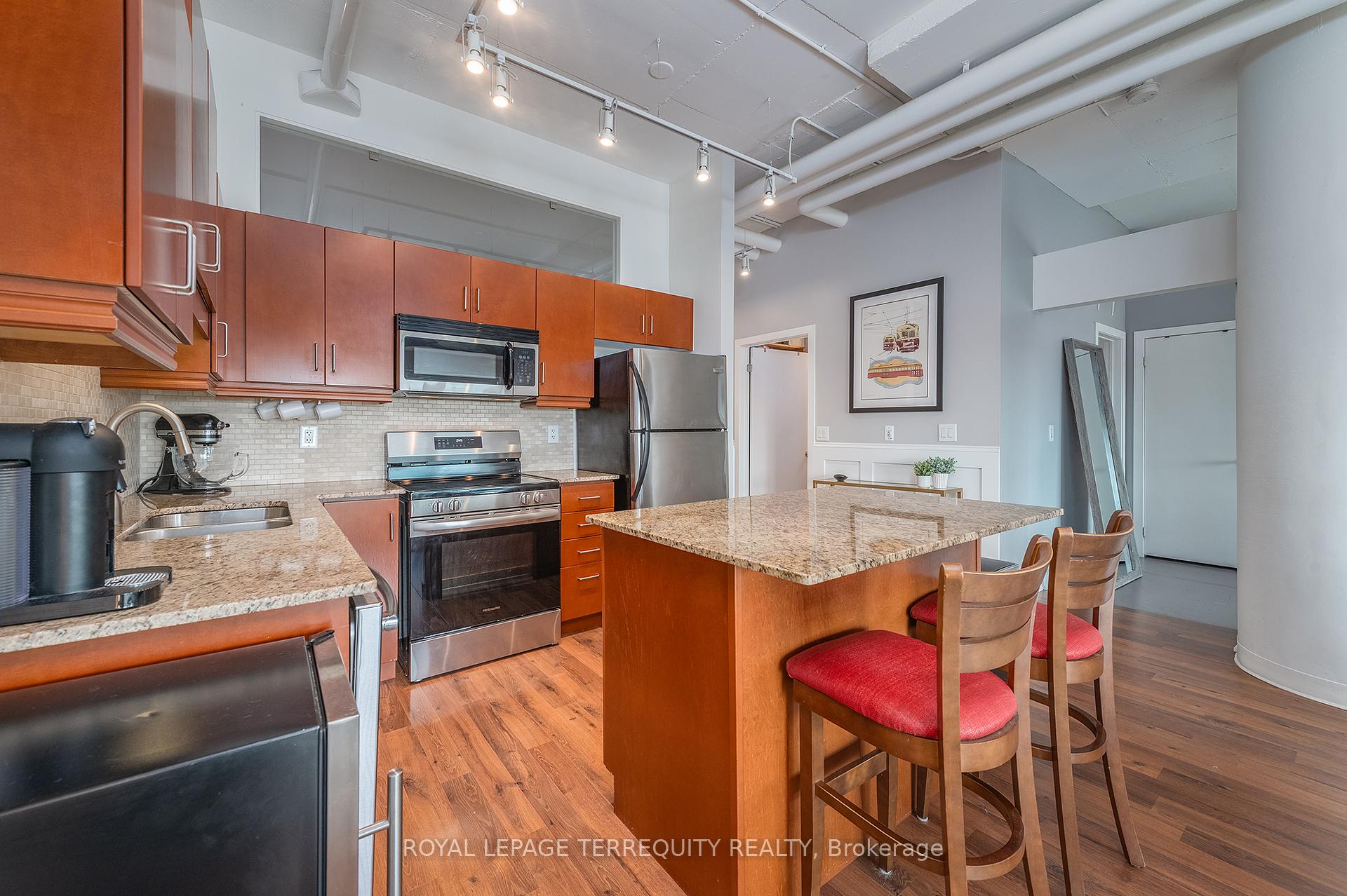 Photo 10 of Unit 707, 2 Fieldway Road, Etobicoke, Islington-City Centre West — HOMEH