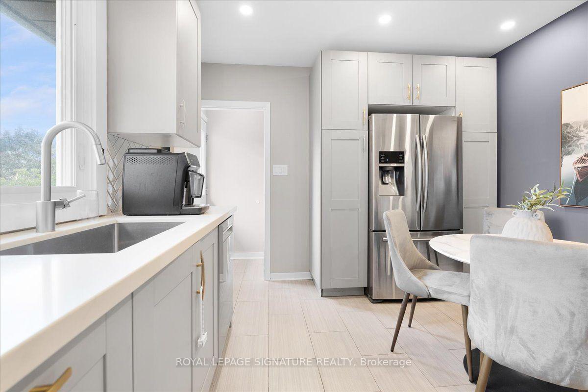 Photo 3 of 1 Westcroft Drive, Scarborough, West Hill — HOMEH