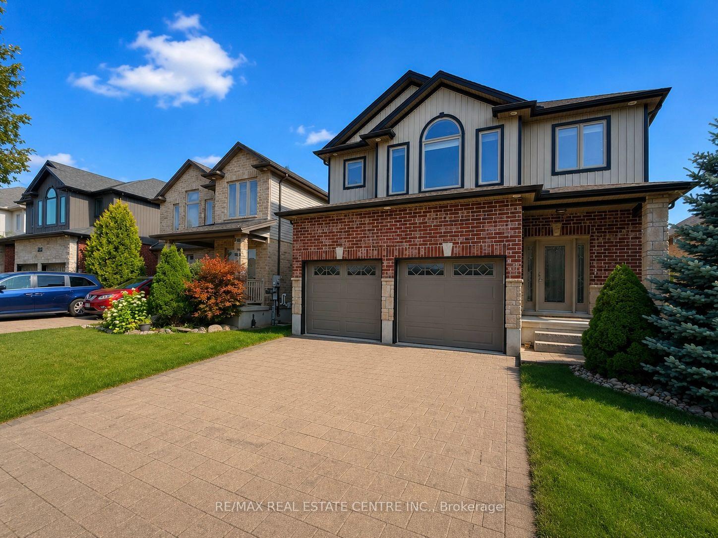 Photo 4 of 1029 Moy Crescent, London, North E — HOMEH