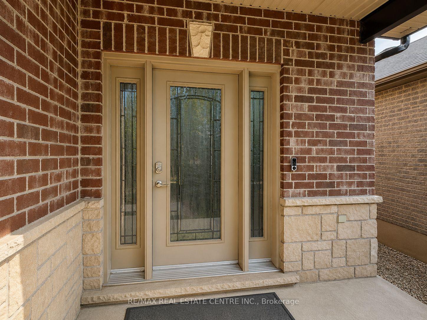 Photo 7 of 1029 Moy Crescent, London, North E — HOMEH