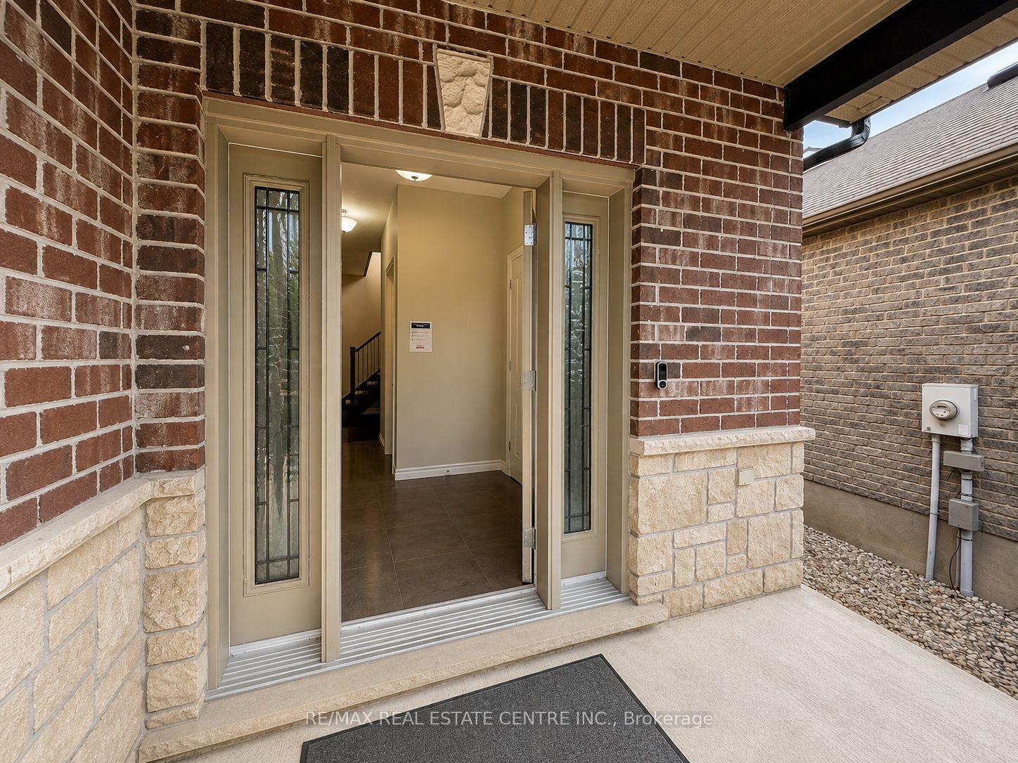 Photo 8 of 1029 Moy Crescent, London, North E — HOMEH