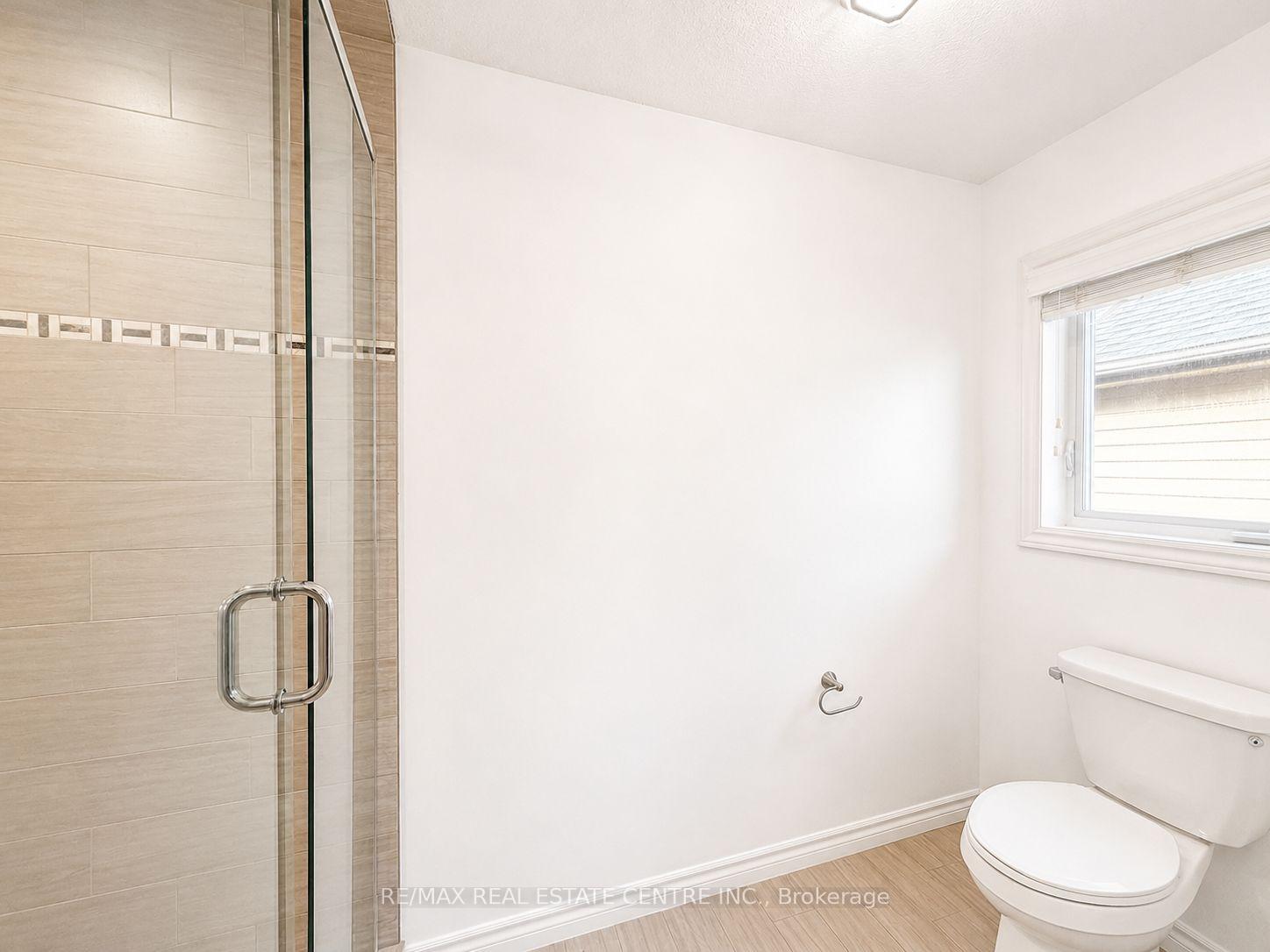 Photo 41 of 1029 Moy Crescent, London, North E — HOMEH