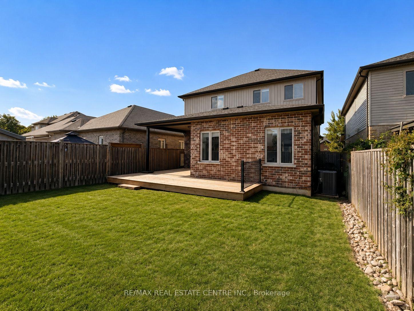 Photo 47 of 1029 Moy Crescent, London, North E — HOMEH