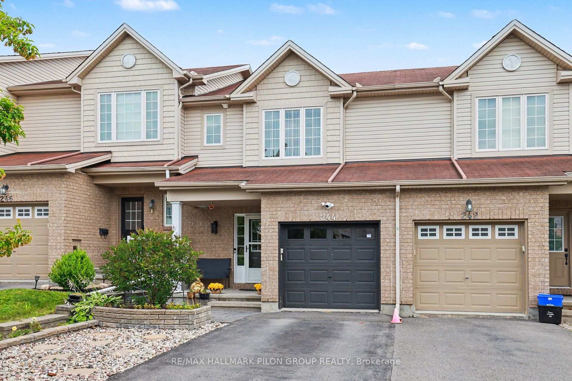 Photo 1 of 244 Rolling Meadow Crescent, Ottawa, Mer Bleue/Bradley Estates/Anderson Park — HOMEH