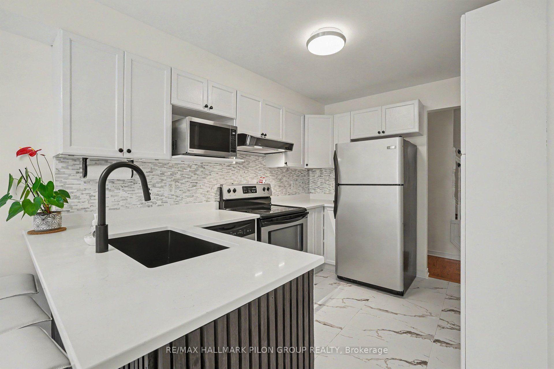 Photo 8 of 244 Rolling Meadow Crescent, Ottawa, Mer Bleue/Bradley Estates/Anderson Park — HOMEH