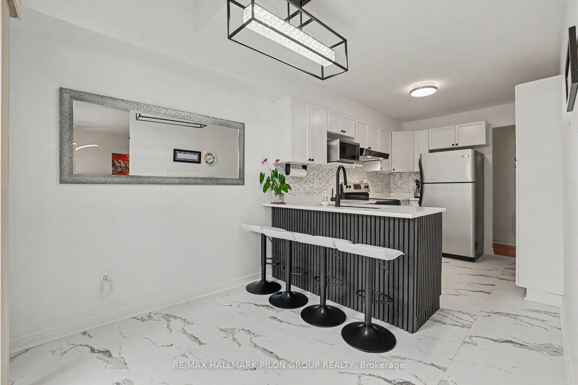 Photo 10 of 244 Rolling Meadow Crescent, Ottawa, Mer Bleue/Bradley Estates/Anderson Park — HOMEH
