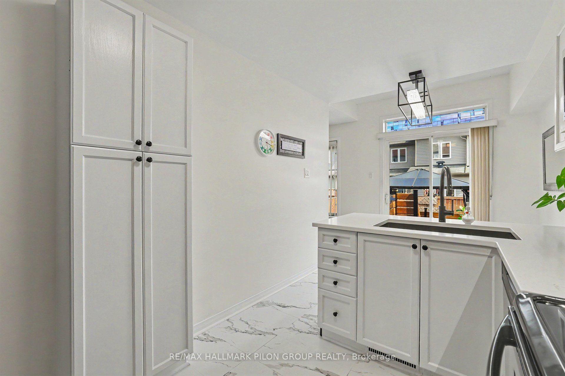 Photo 11 of 244 Rolling Meadow Crescent, Ottawa, Mer Bleue/Bradley Estates/Anderson Park — HOMEH