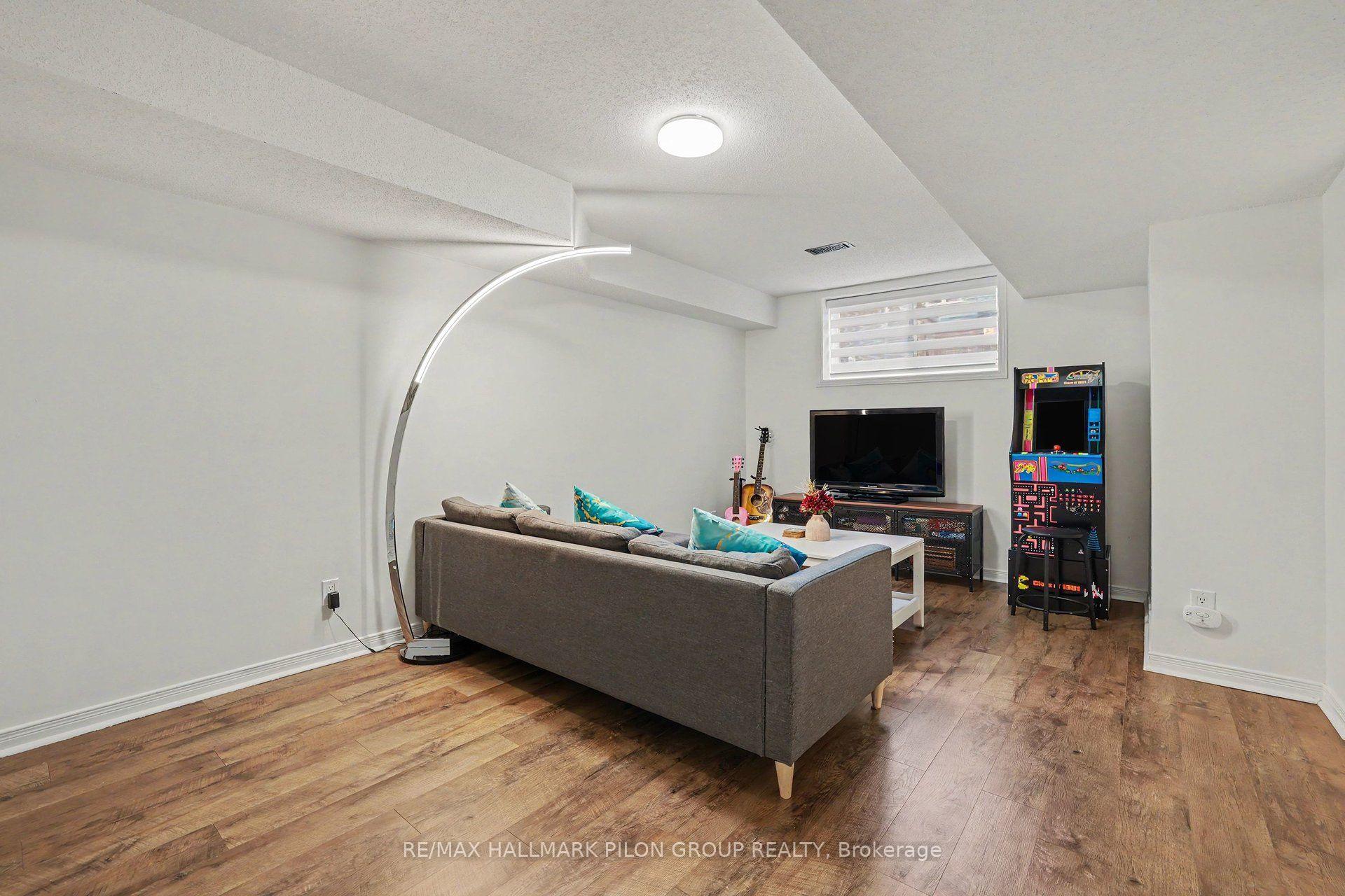 Photo 19 of 244 Rolling Meadow Crescent, Ottawa, Mer Bleue/Bradley Estates/Anderson Park — HOMEH