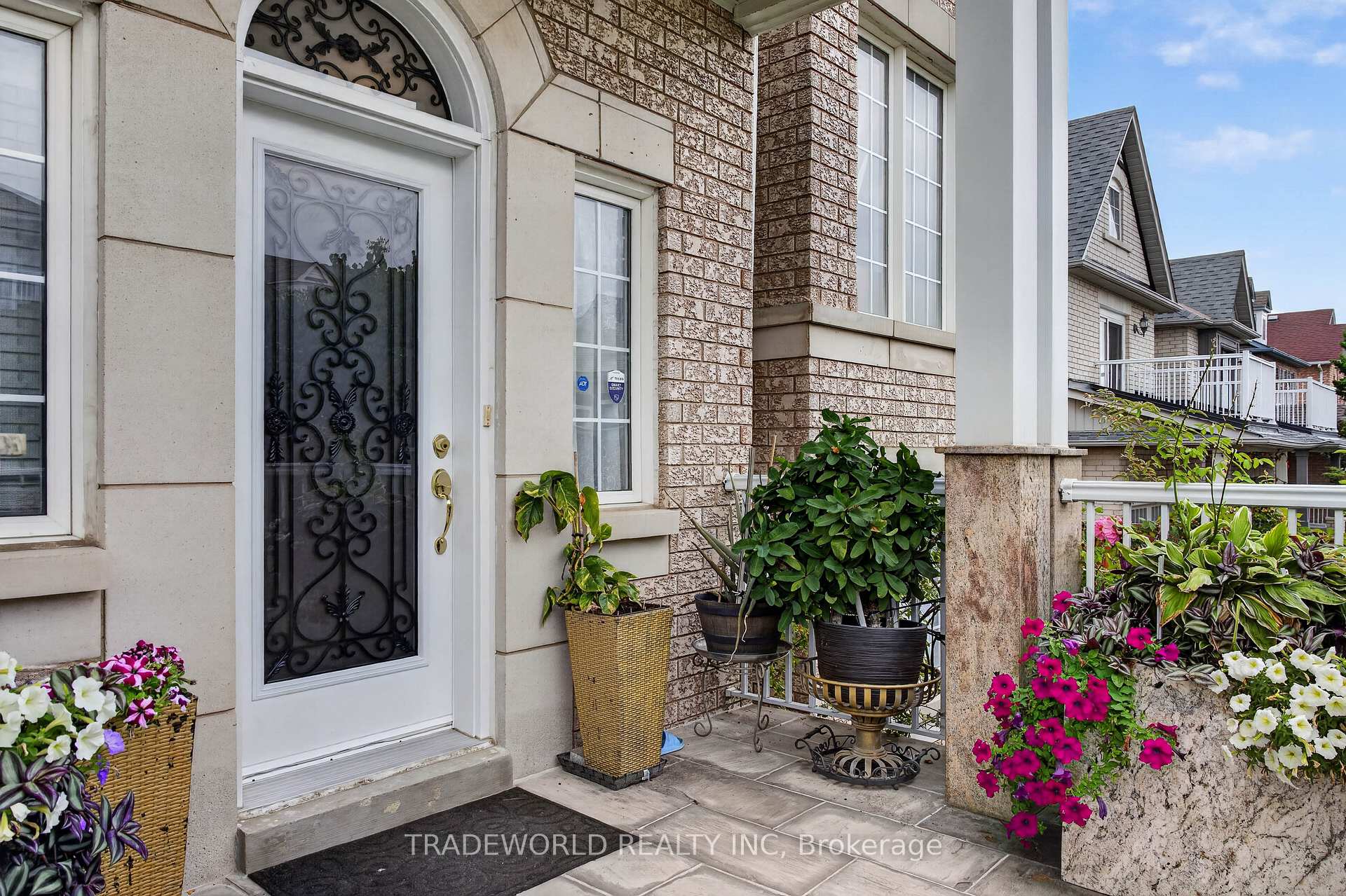 Photo 4 of 68 Grand Valley Boulevard, Vaughan, Vellore Village — HOMEH