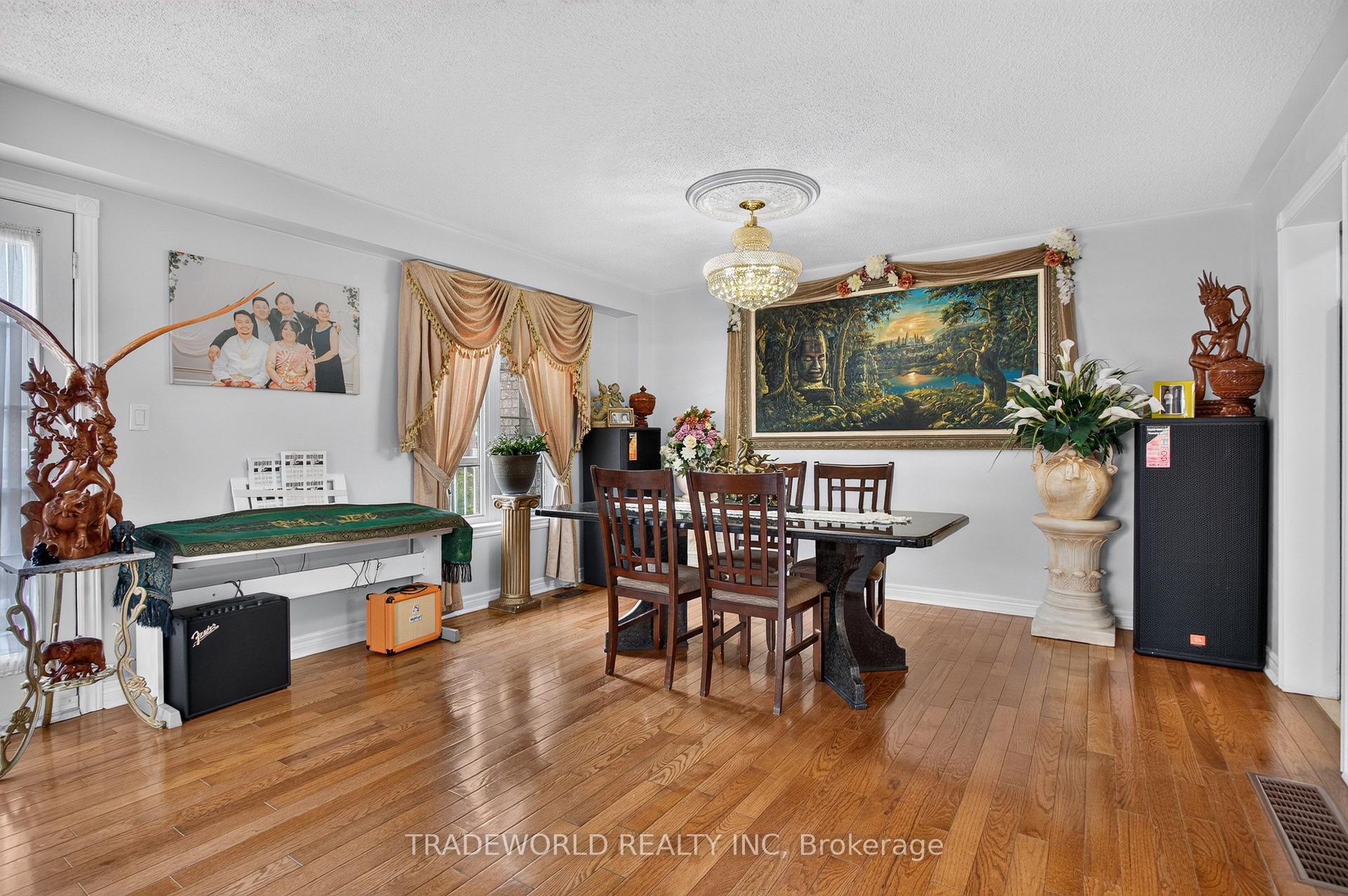 Photo 15 of 68 Grand Valley Boulevard, Vaughan, Vellore Village — HOMEH