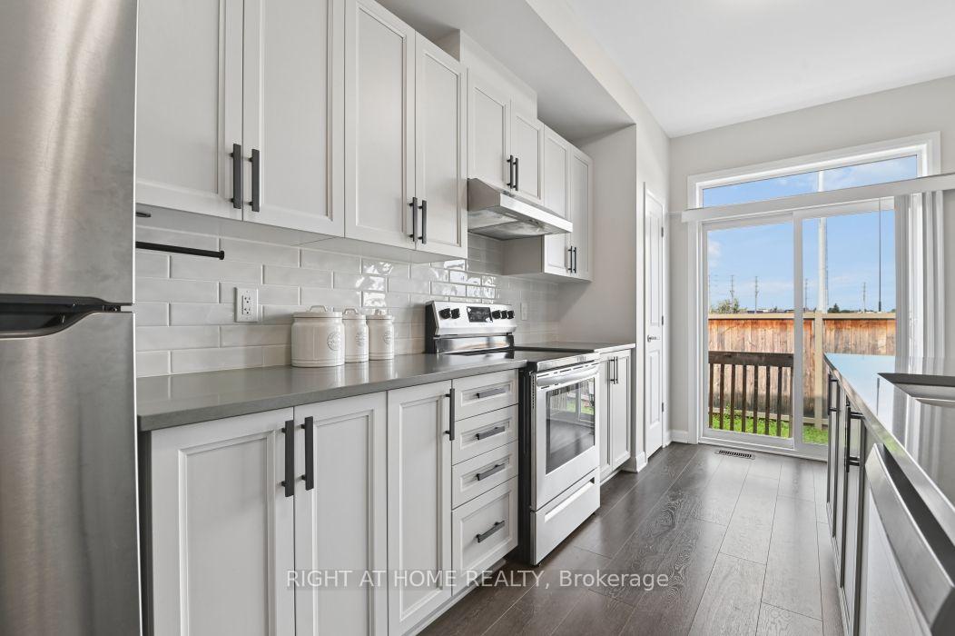 Photo 8 of 576 Prominence Way, Ottawa, Avalon East — HOMEH
