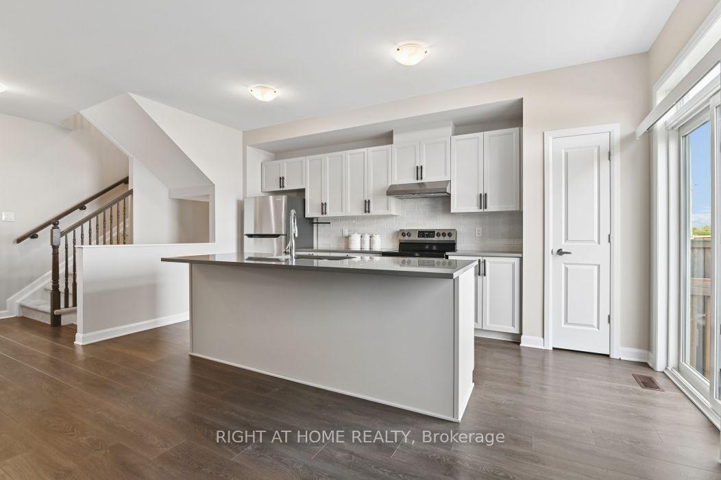 Photo 10 of 576 Prominence Way, Ottawa, Avalon East — HOMEH