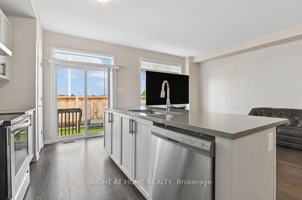 Photo 11 of 576 Prominence Way, Ottawa, Avalon East — HOMEH
