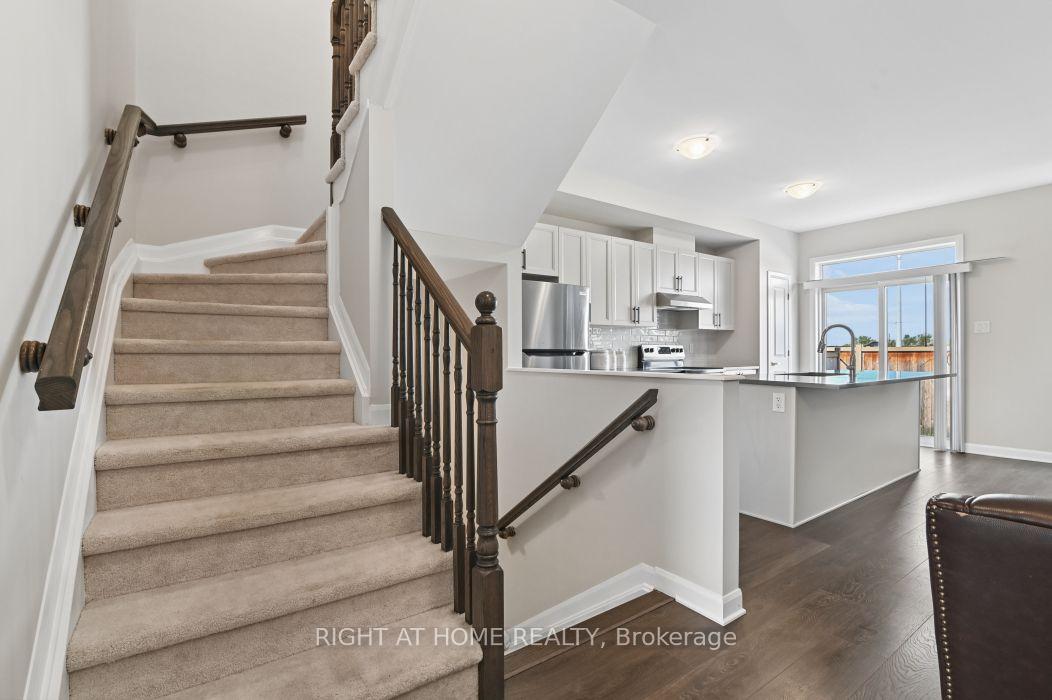 Photo 13 of 576 Prominence Way, Ottawa, Avalon East — HOMEH