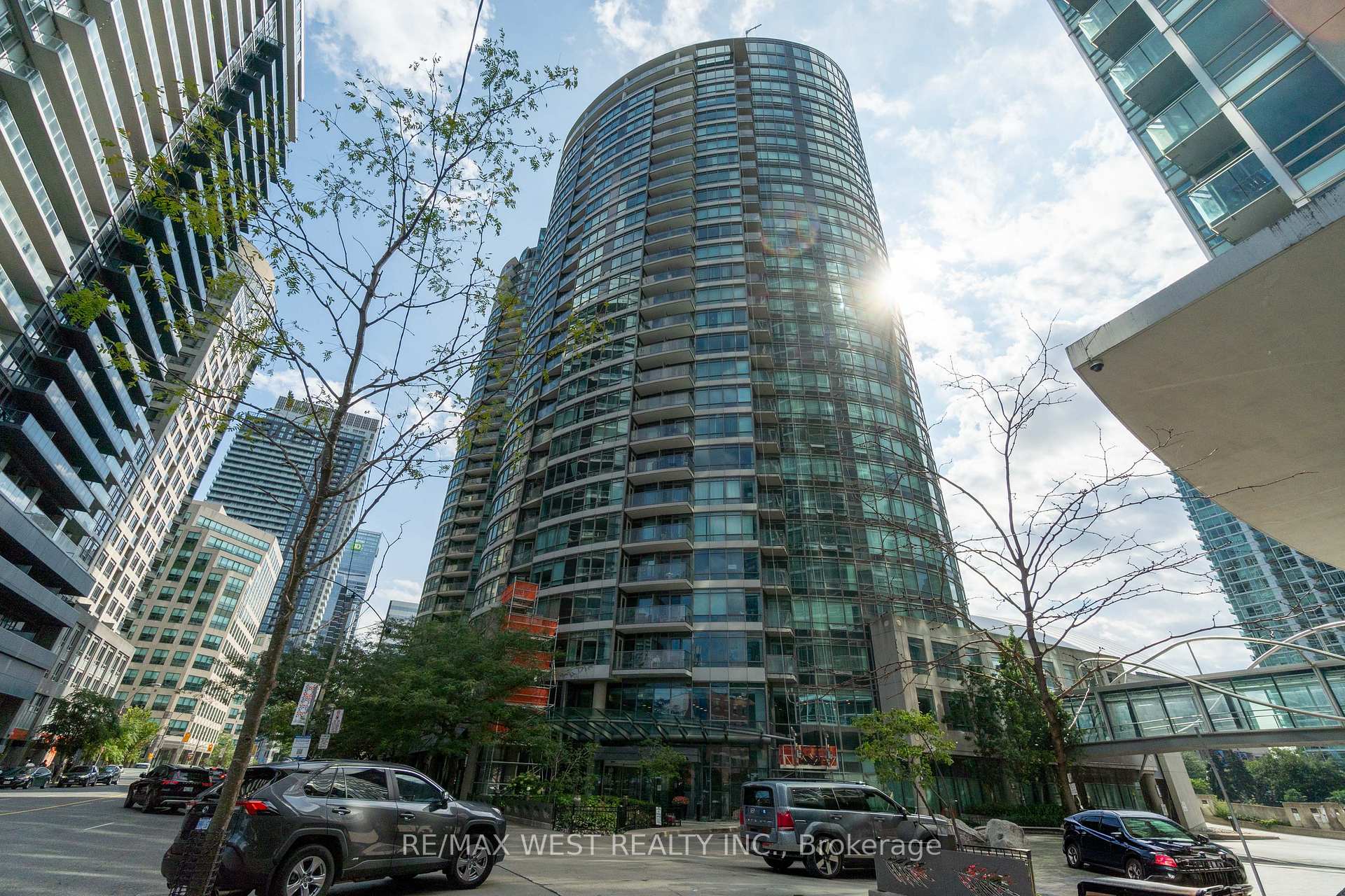 Photo 4 of Unit 2509, 373 Front Street W, Toronto, Waterfront Communities — HOMEH