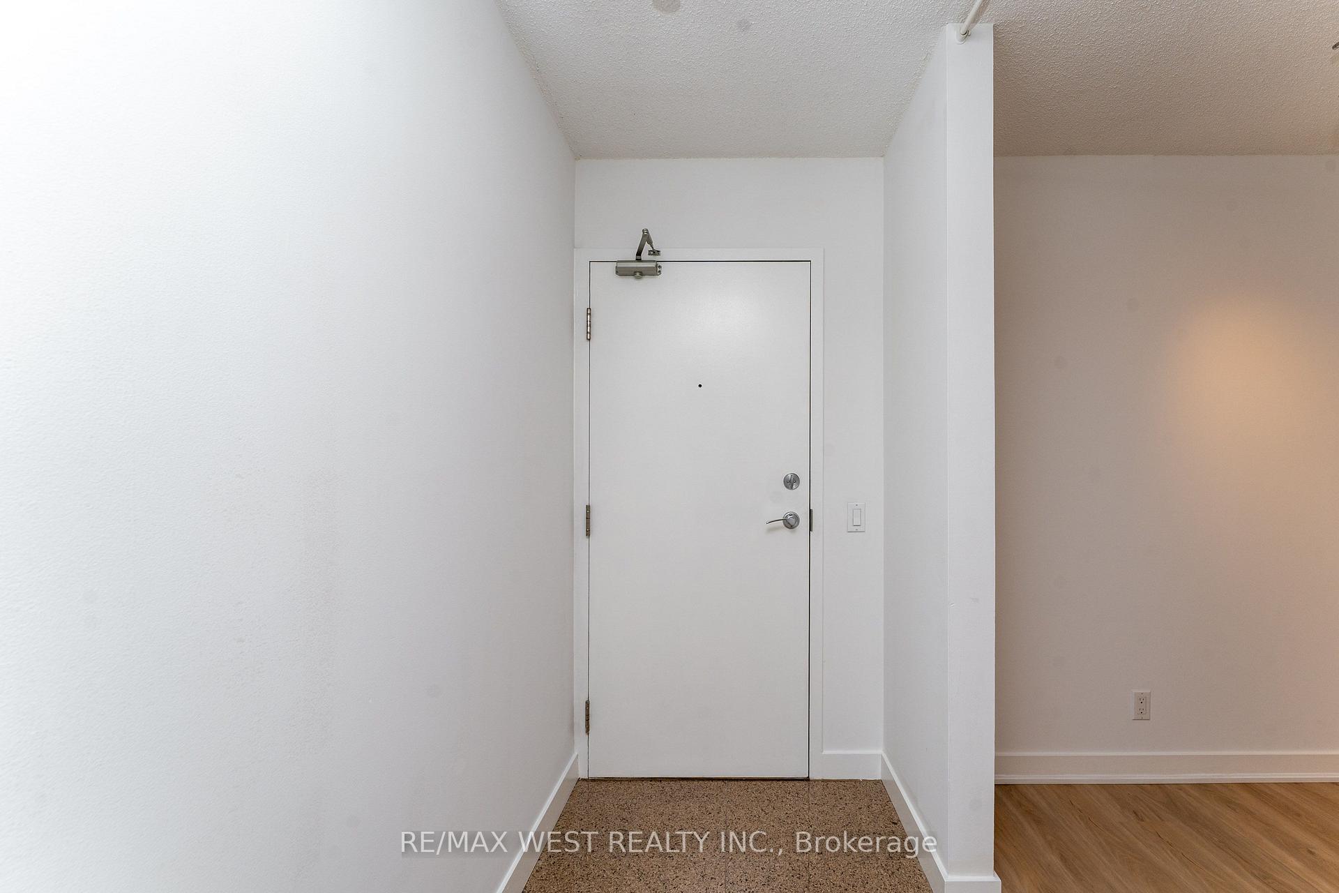 Photo 13 of Unit 2509, 373 Front Street W, Toronto, Waterfront Communities — HOMEH