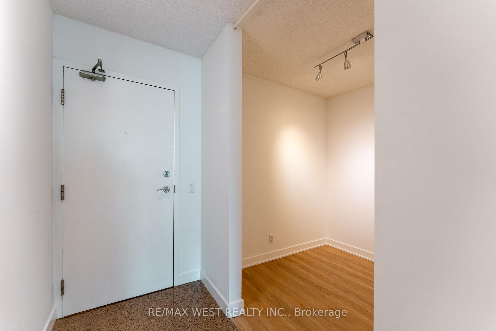 Photo 18 of Unit 2509, 373 Front Street W, Toronto, Waterfront Communities — HOMEH