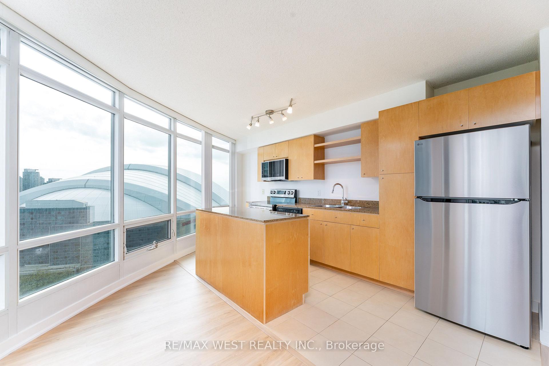 Photo 32 of Unit 2509, 373 Front Street W, Toronto, Waterfront Communities — HOMEH