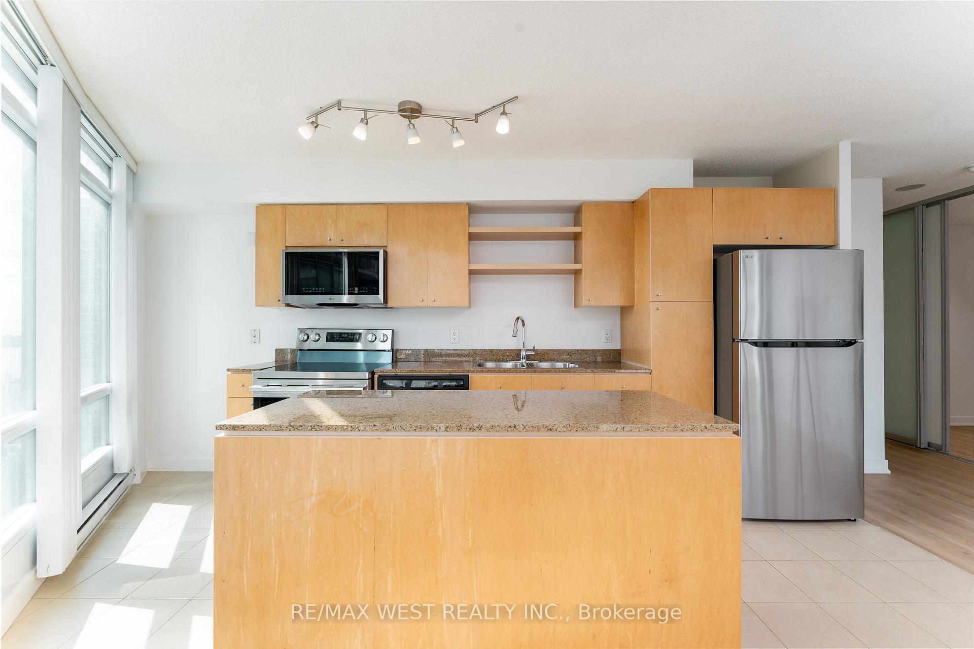 Photo 33 of Unit 2509, 373 Front Street W, Toronto, Waterfront Communities — HOMEH