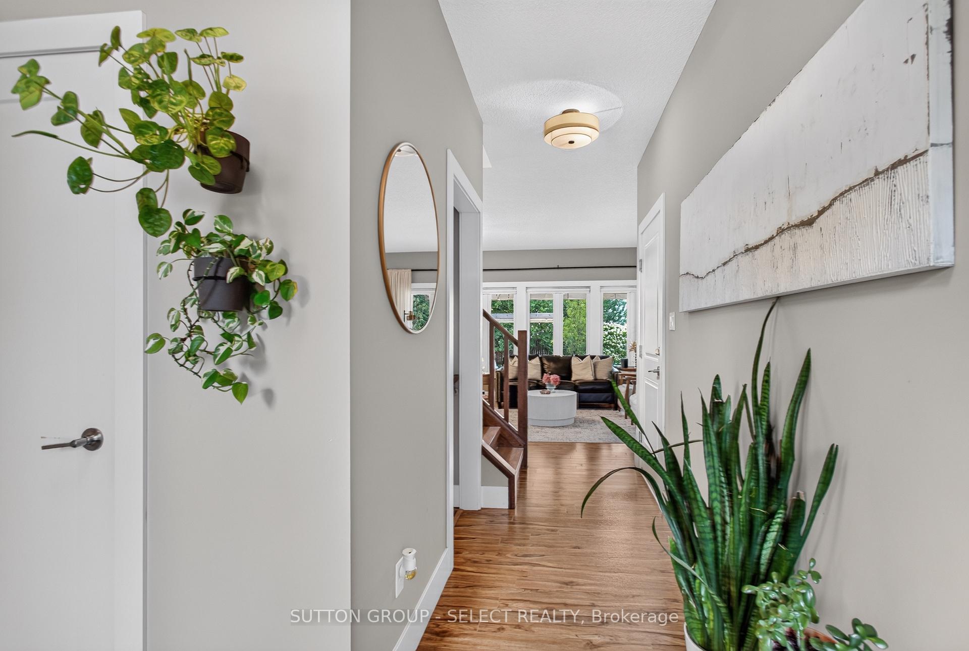 Photo 3 of 1445 Riverbend Road, London, South A — HOMEH