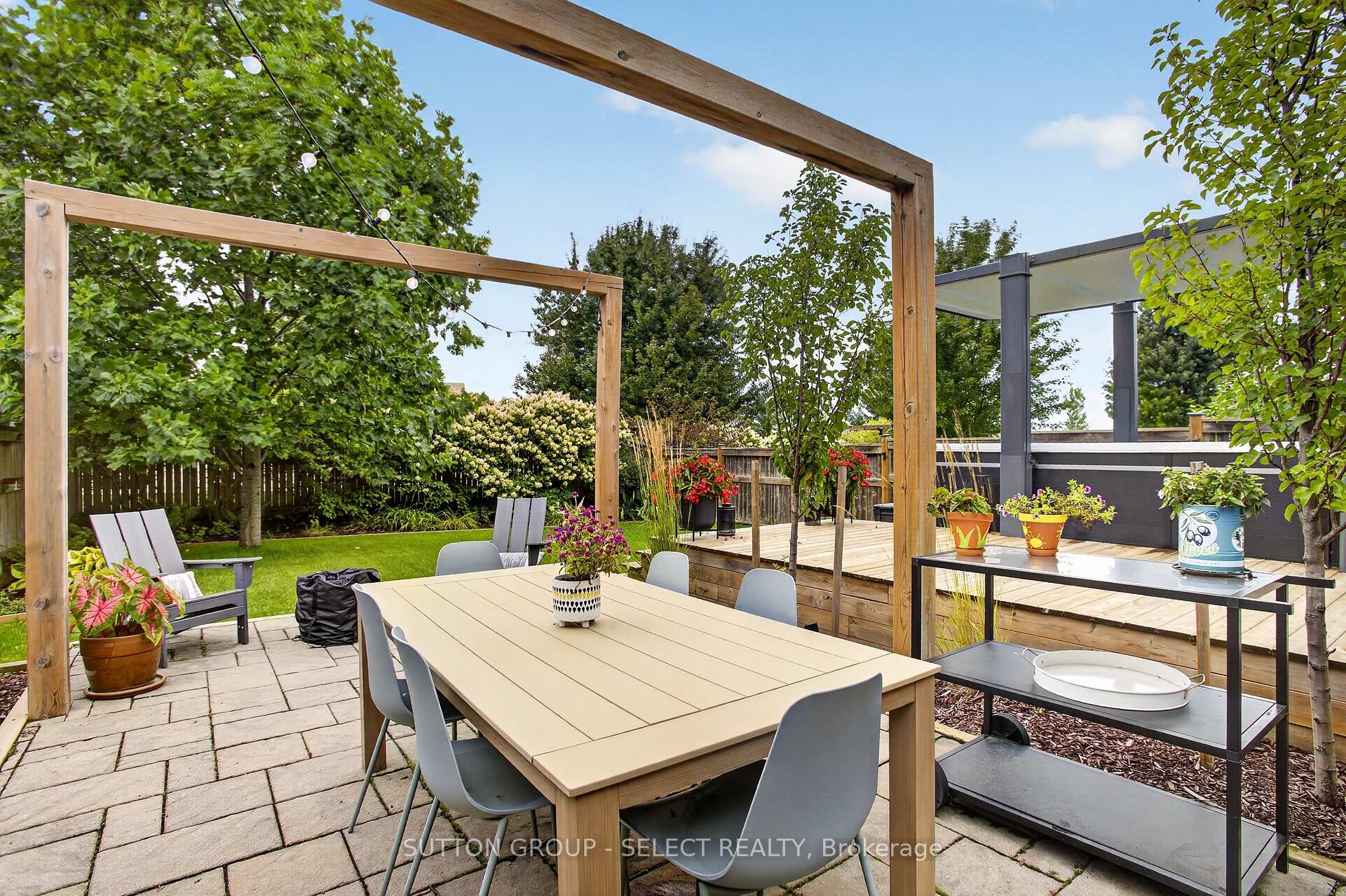 Photo 13 of 1445 Riverbend Road, London, South A — HOMEH