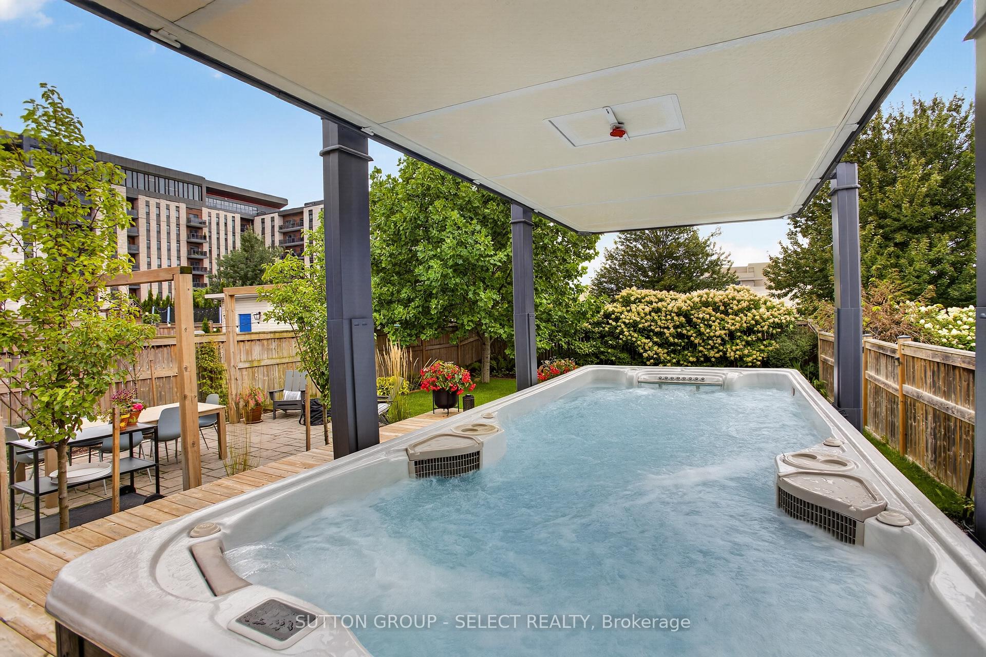 Photo 16 of 1445 Riverbend Road, London, South A — HOMEH