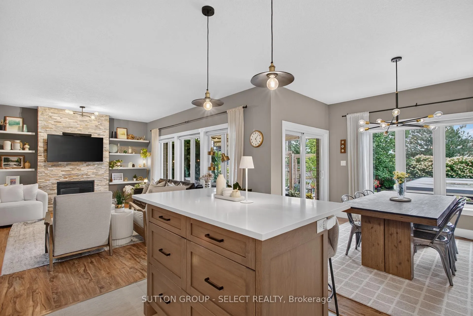 Photo 6 of 1445 Riverbend Road, London, South A — HOMEH