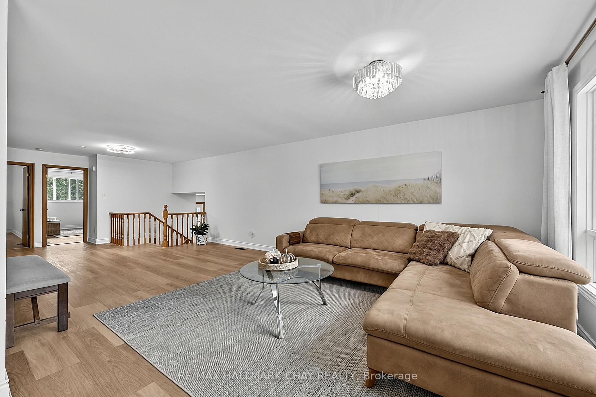 Photo 7 of 631 Lockhart Road, Innisfil, Rural Innisfil — HOMEH