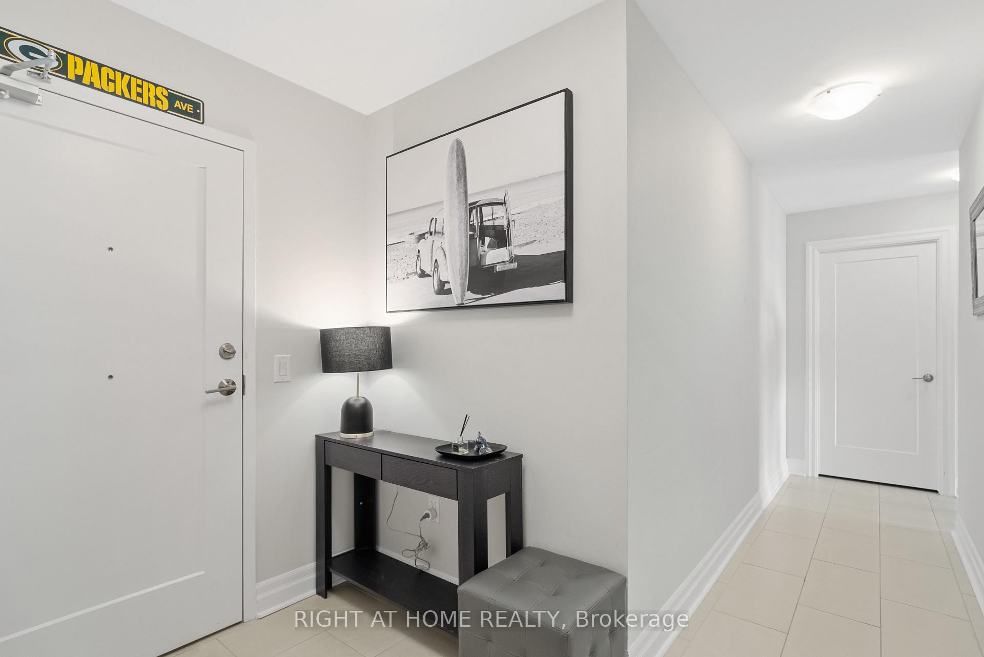 Photo 2 of Unit 1709, 505 Talbot Street, London, East F — HOMEH