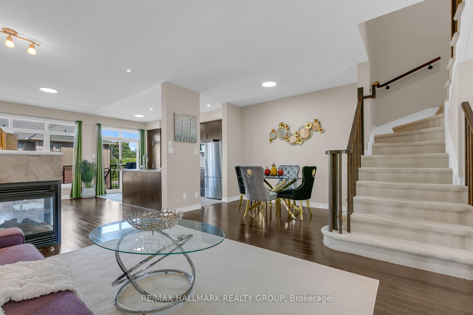 Photo 4 of 1125 Tischart Crescent, Ottawa, Kanata - Kanata Lakes/Heritage Hills — HOMEH
