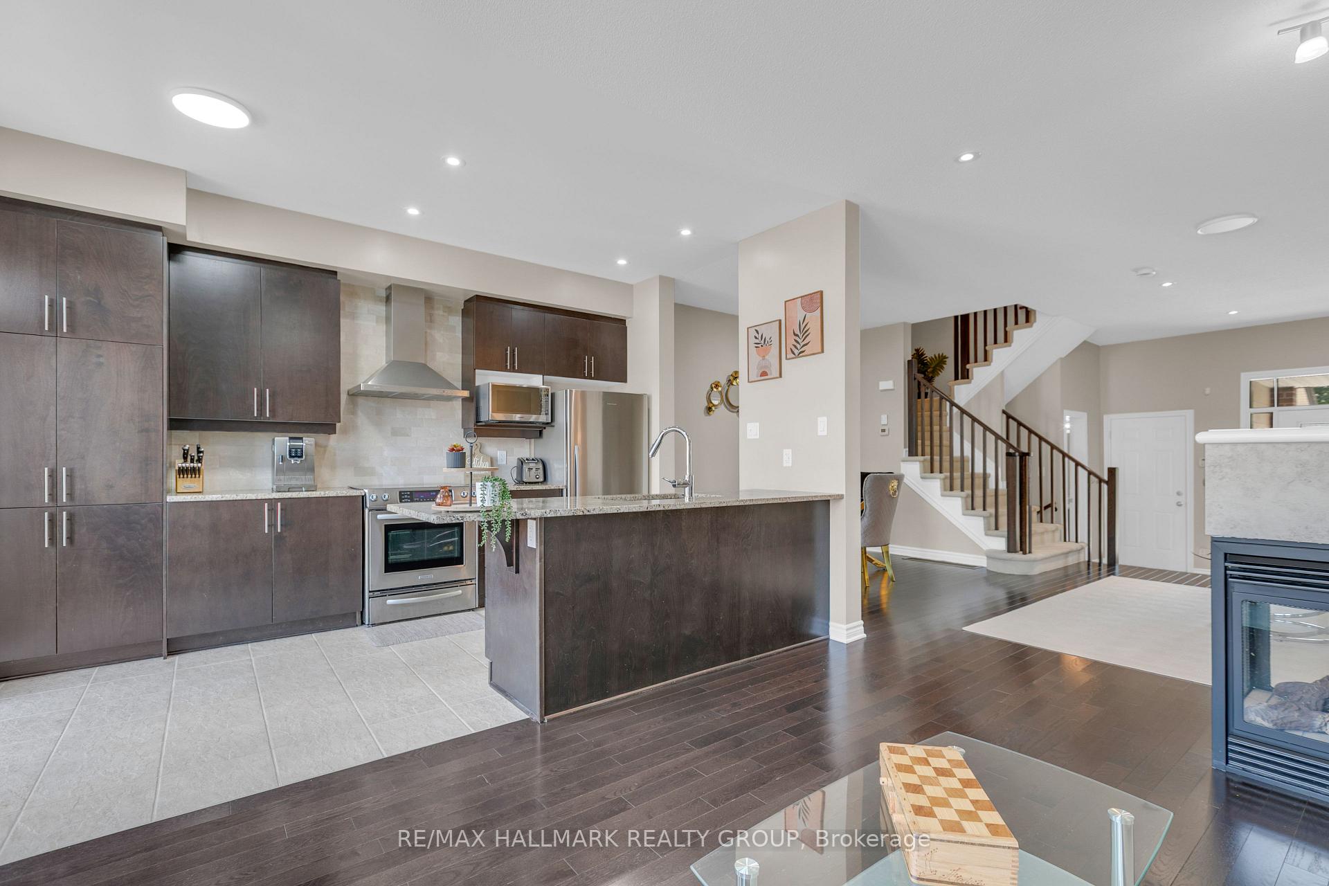 Photo 10 of 1125 Tischart Crescent, Ottawa, Kanata - Kanata Lakes/Heritage Hills — HOMEH