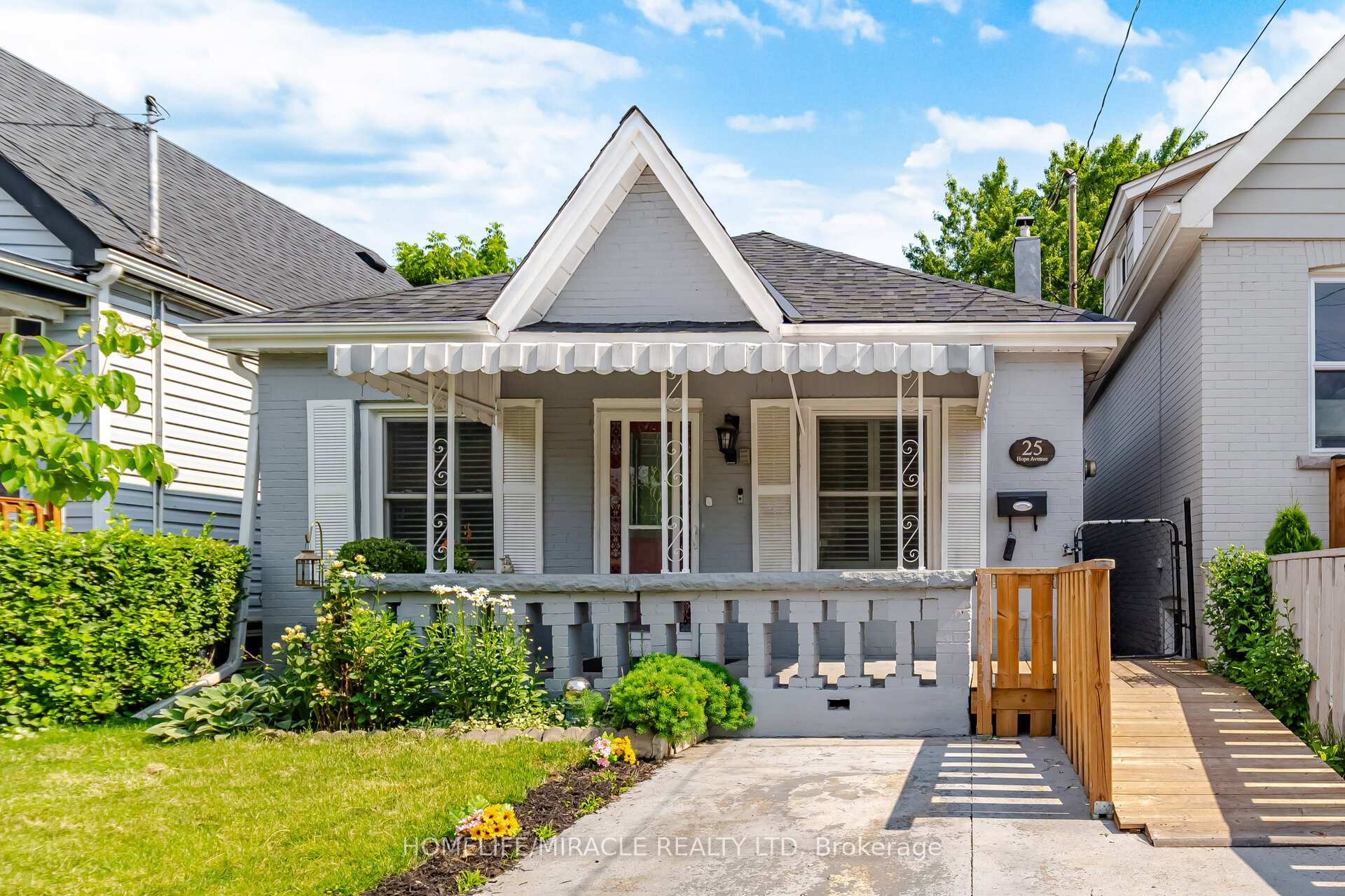 Photo 2 of 25 Hope Avenue, Hamilton, Crown Point — HOMEH