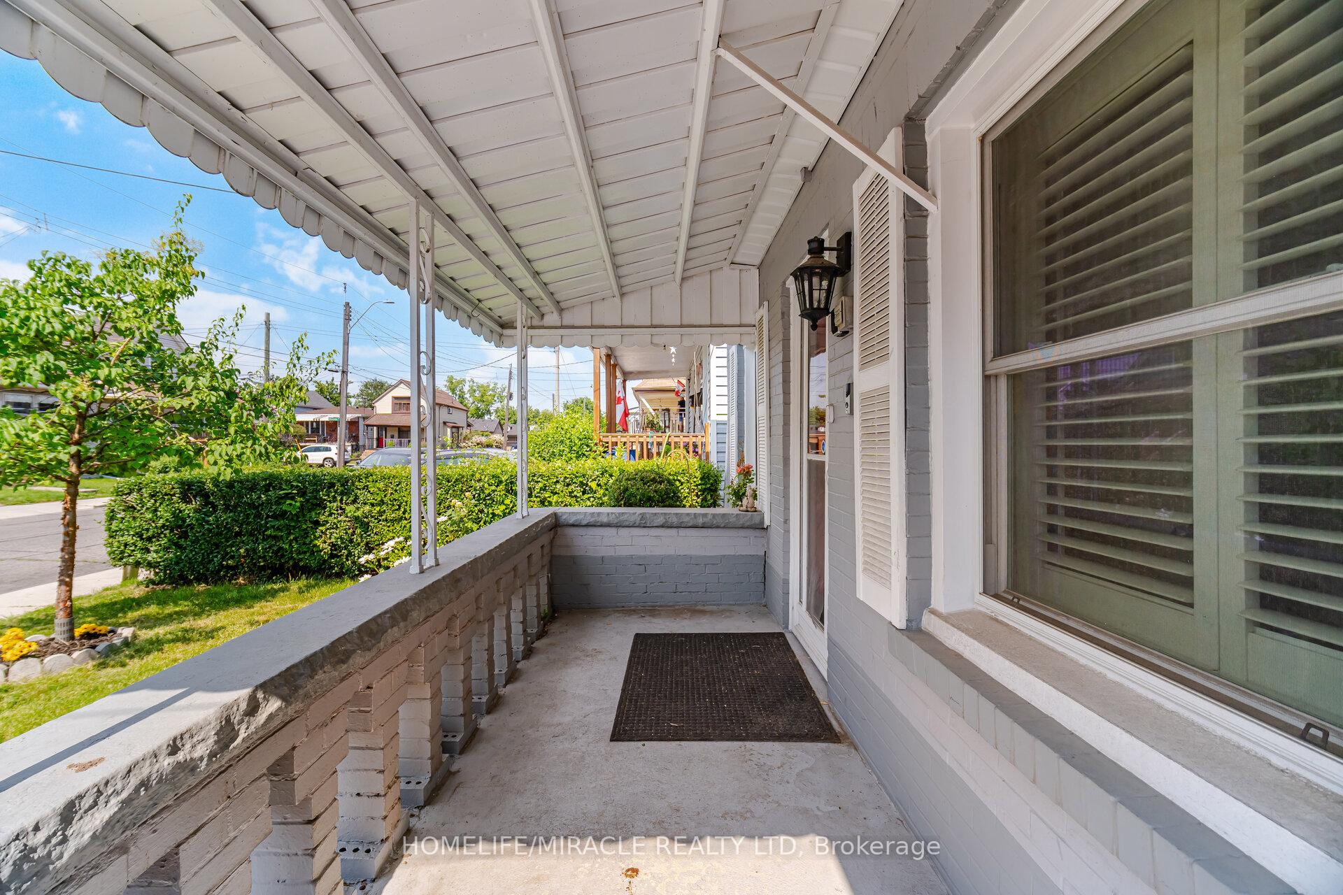 Photo 3 of 25 Hope Avenue, Hamilton, Crown Point — HOMEH