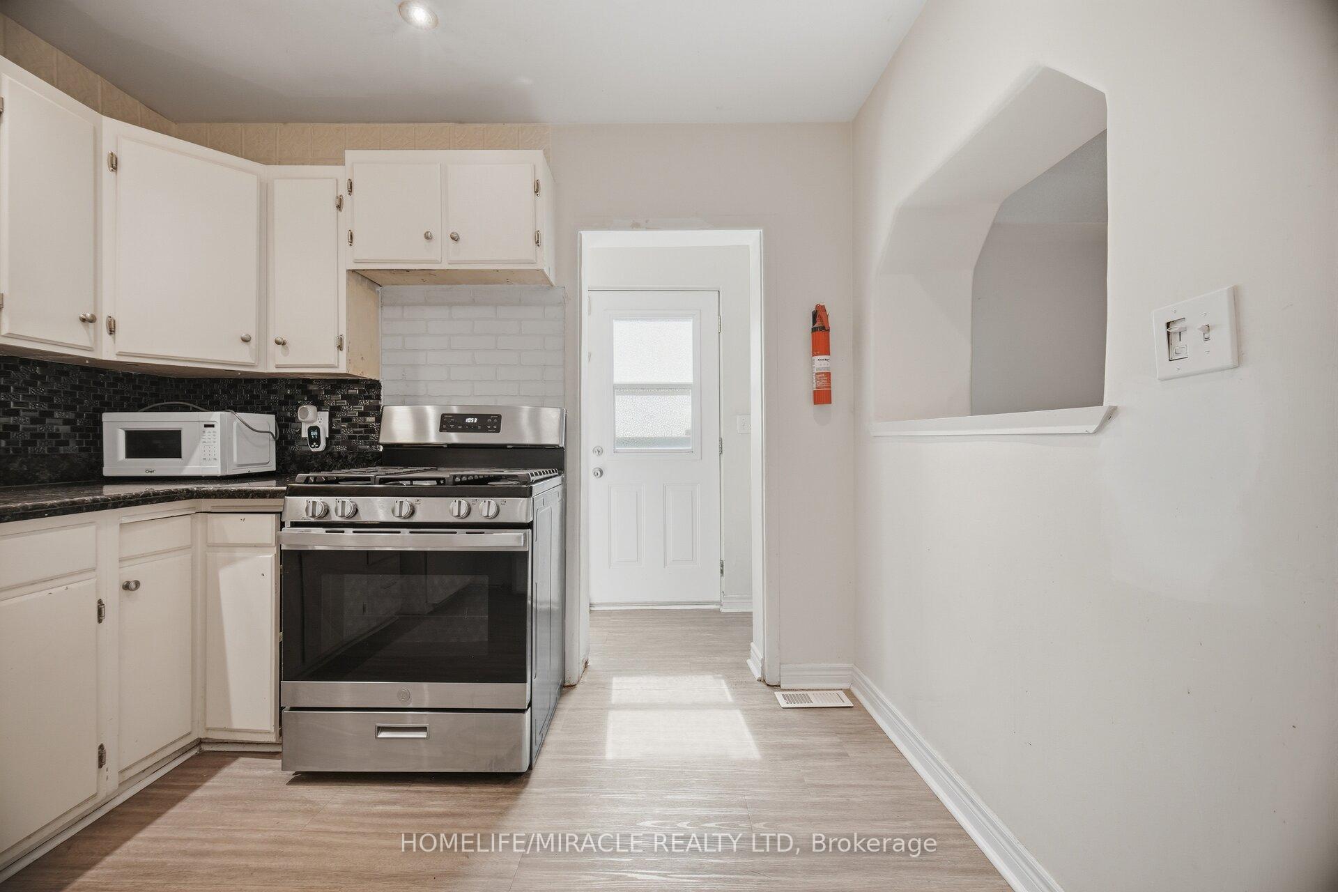 Photo 11 of 25 Hope Avenue, Hamilton, Crown Point — HOMEH