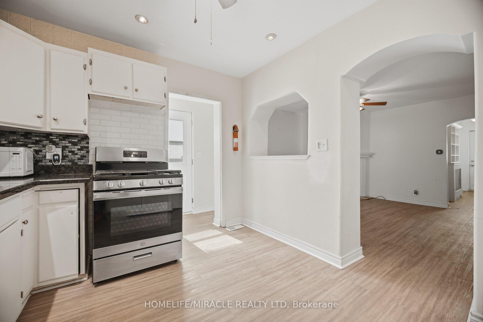 Photo 12 of 25 Hope Avenue, Hamilton, Crown Point — HOMEH
