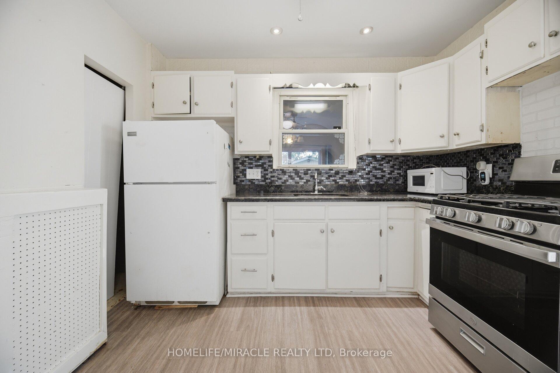 Photo 13 of 25 Hope Avenue, Hamilton, Crown Point — HOMEH