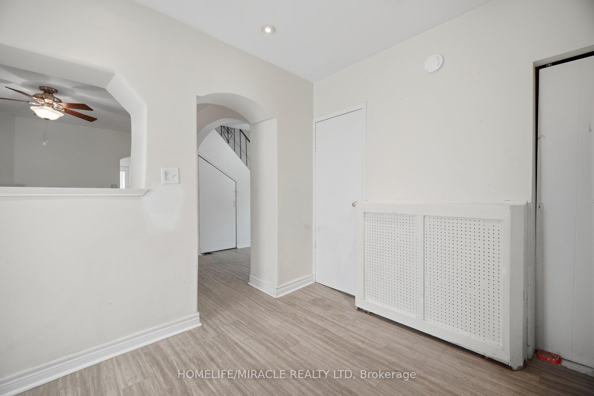 Photo 15 of 25 Hope Avenue, Hamilton, Crown Point — HOMEH