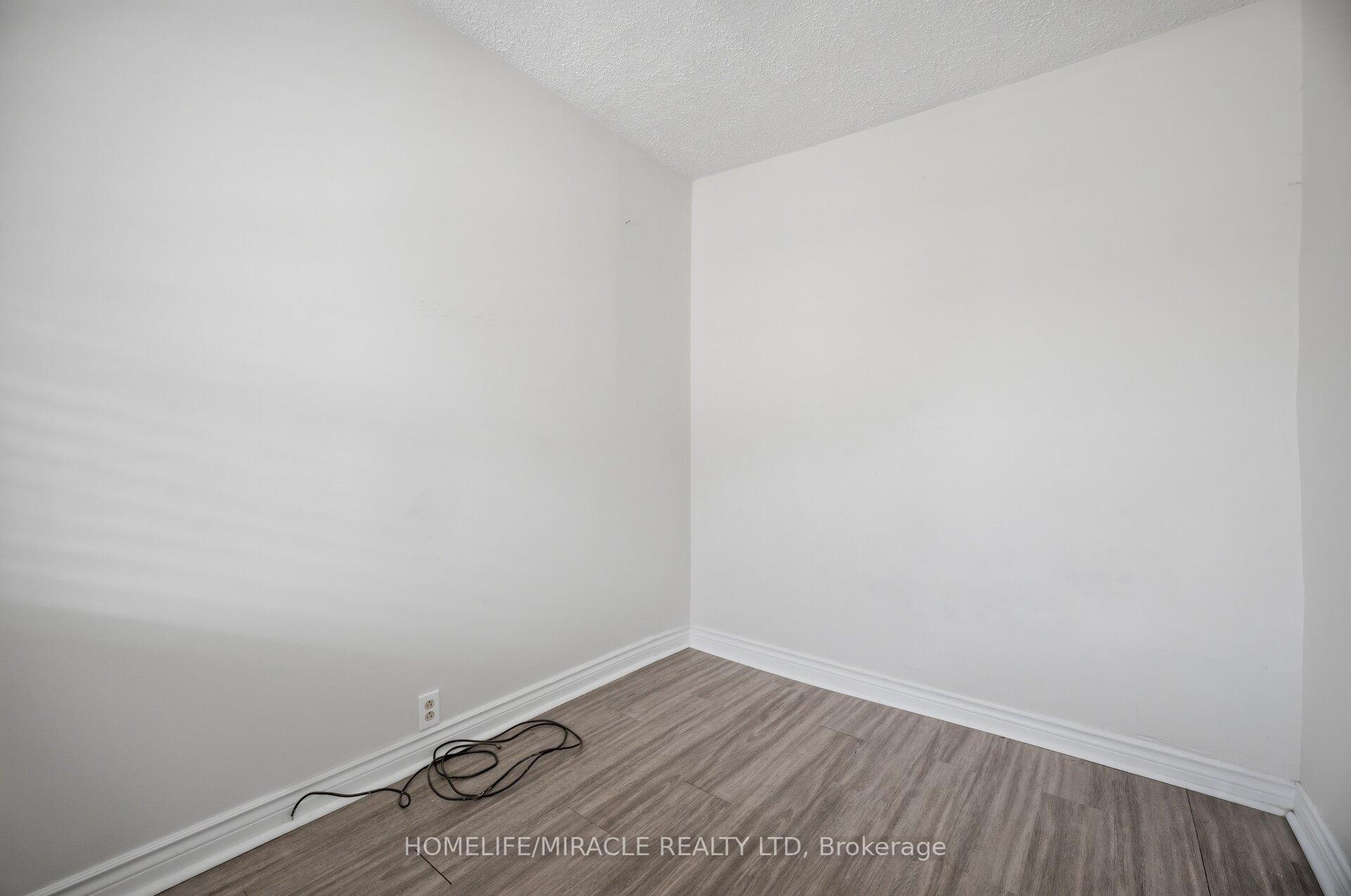 Photo 22 of 25 Hope Avenue, Hamilton, Crown Point — HOMEH