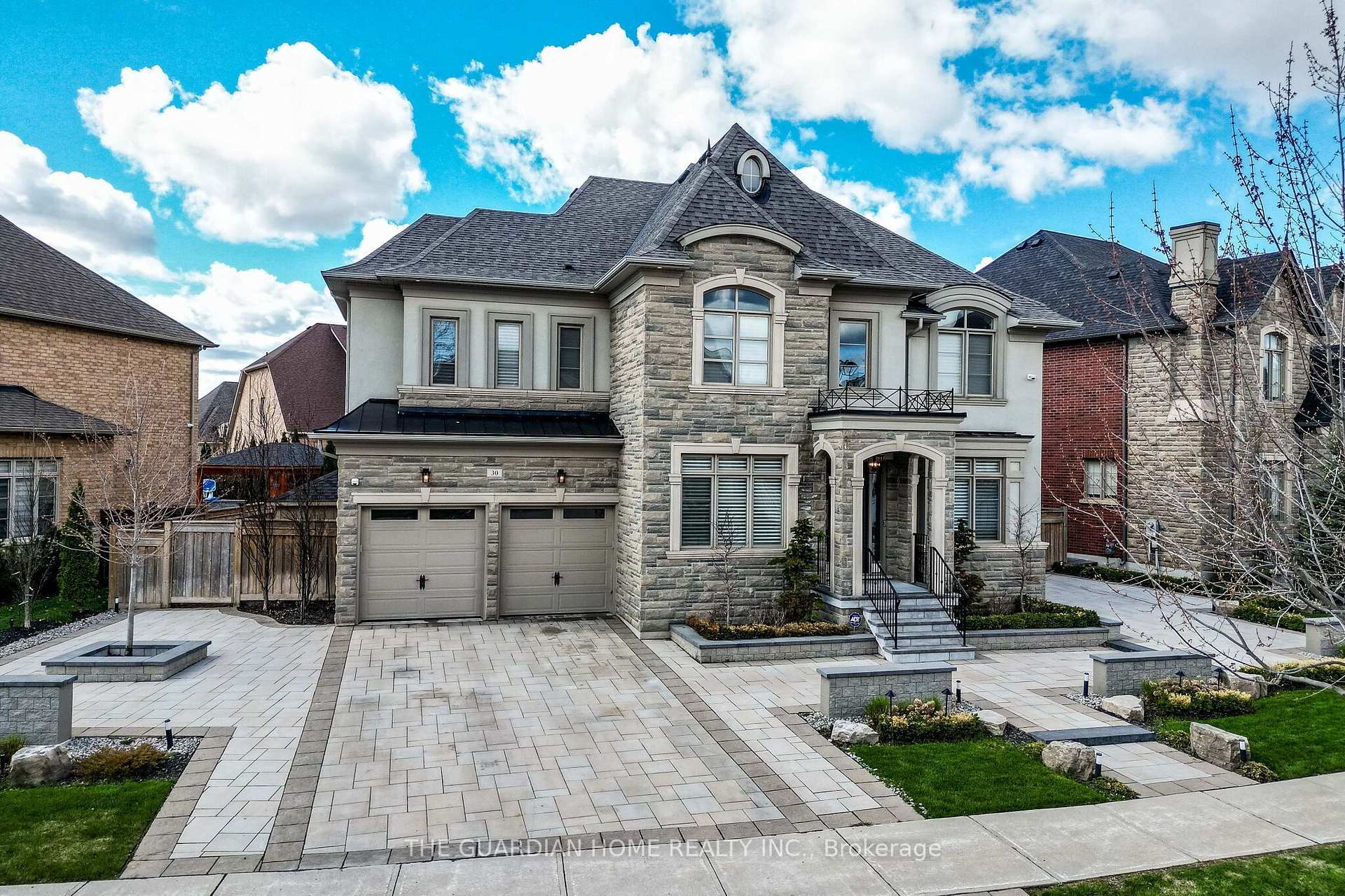 Photo 1 of 30 Tiburon Trail, Vaughan, Kleinburg — HOMEH